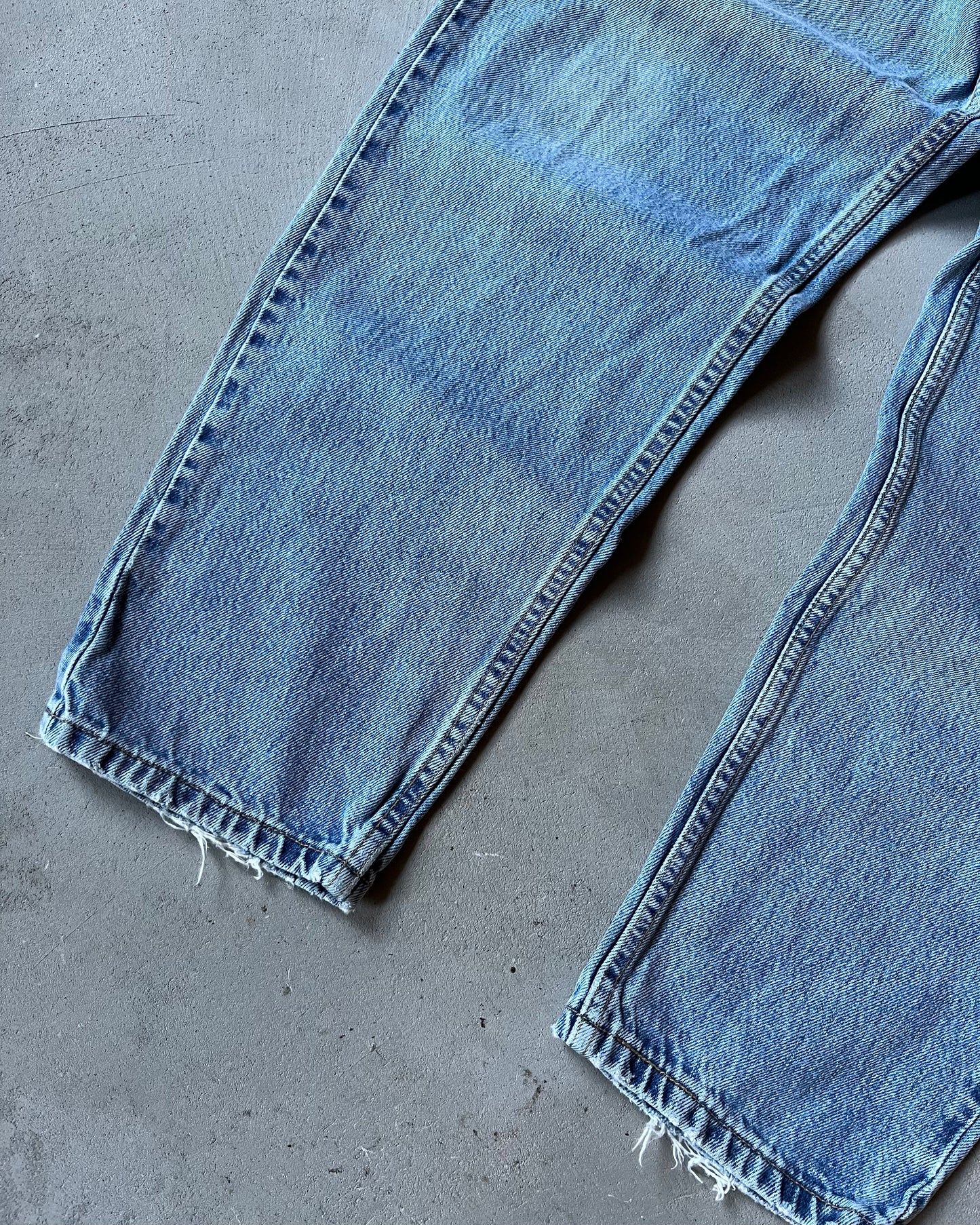 1990s - Distressed 560 Levi's Jeans - 35x31