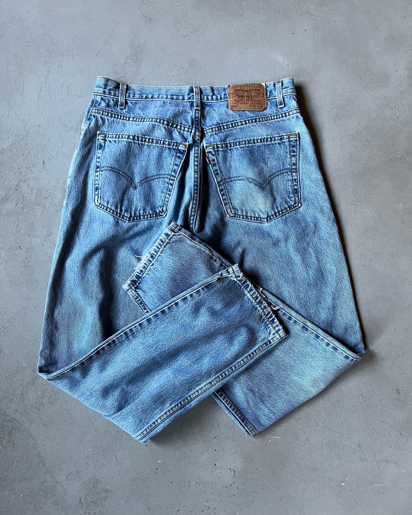1990s - Distressed 560 Levi's Jeans - 35x31