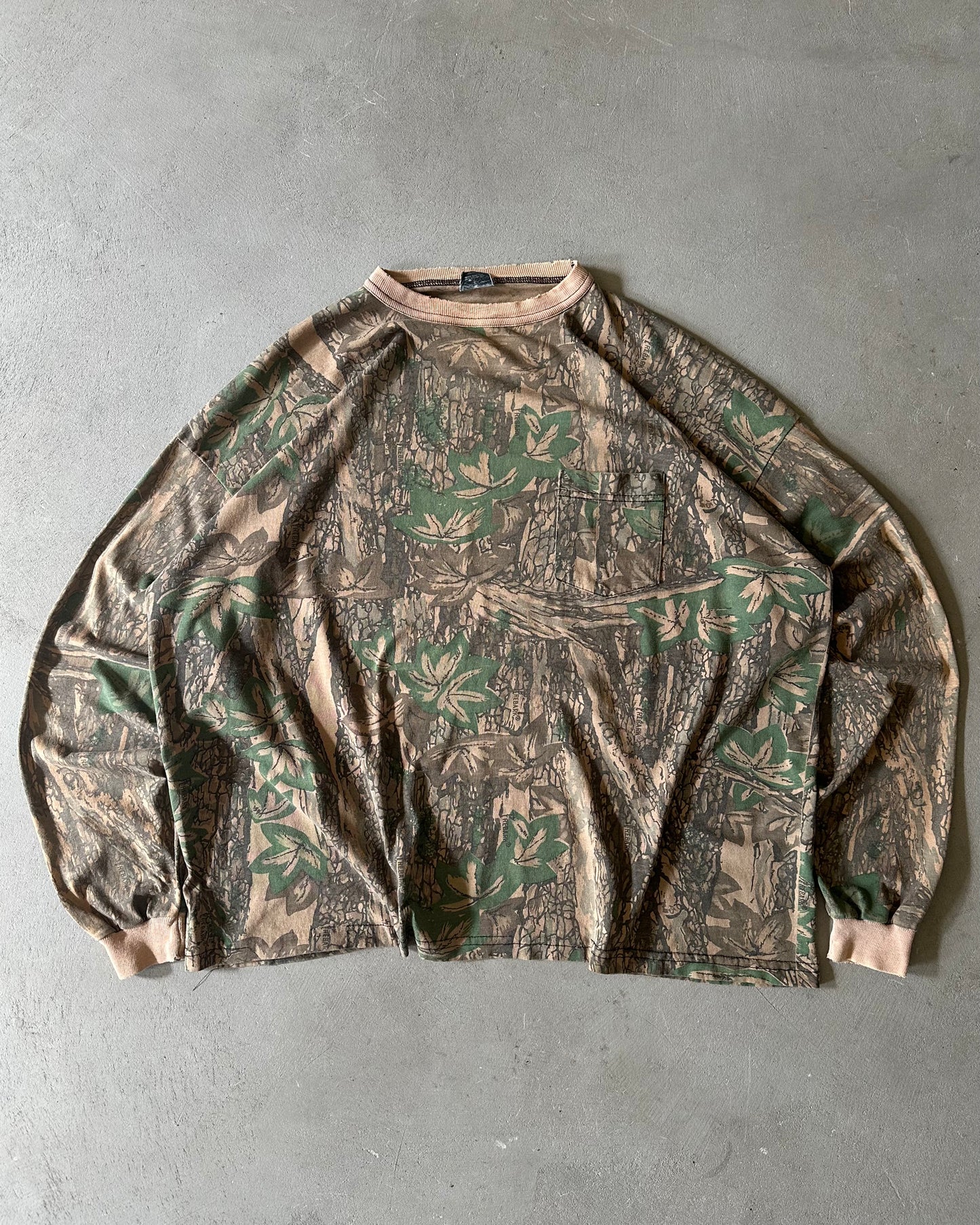 1990s - Distressed Camo Longsleeve - XL