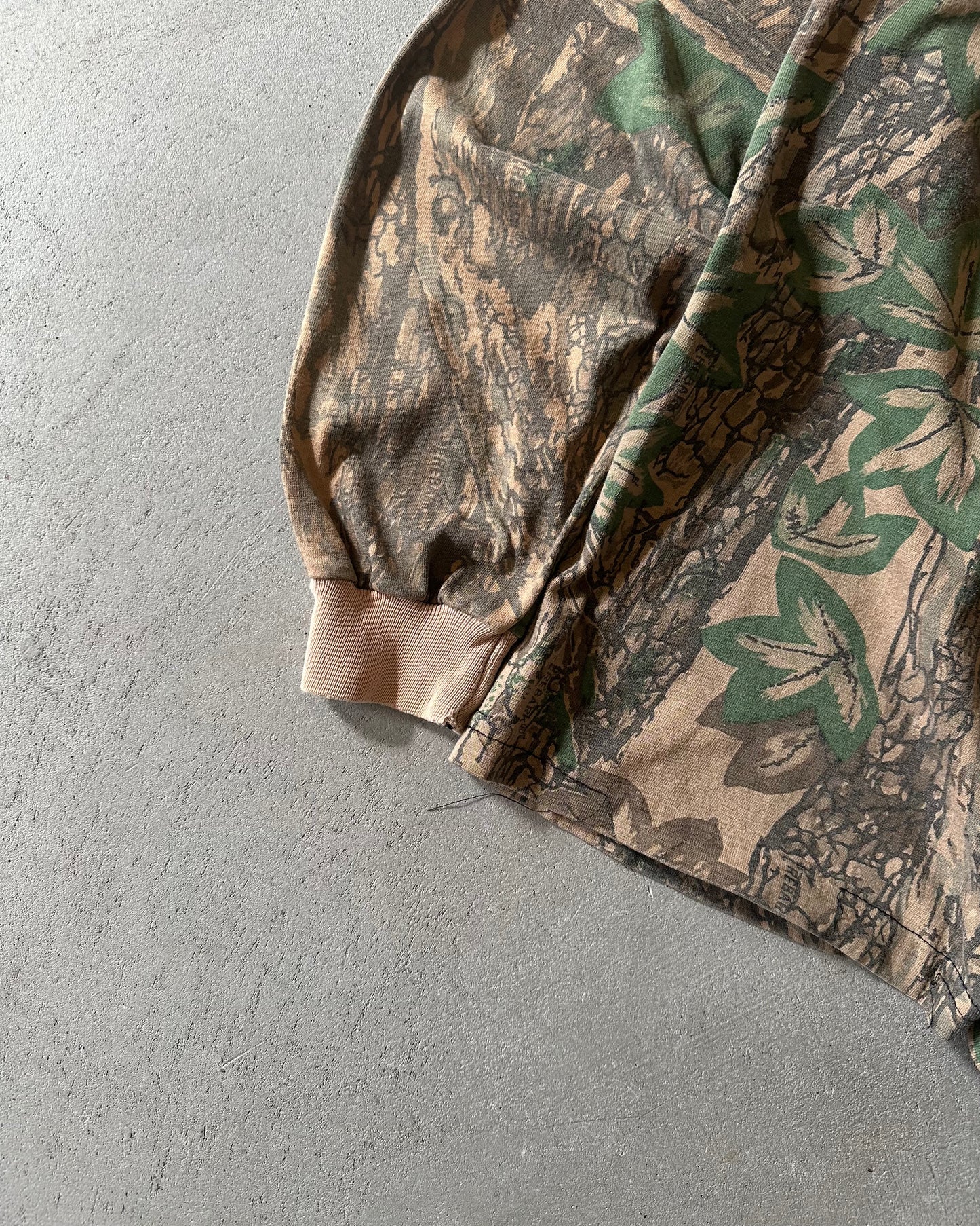 1990s - Distressed Camo Longsleeve - XL