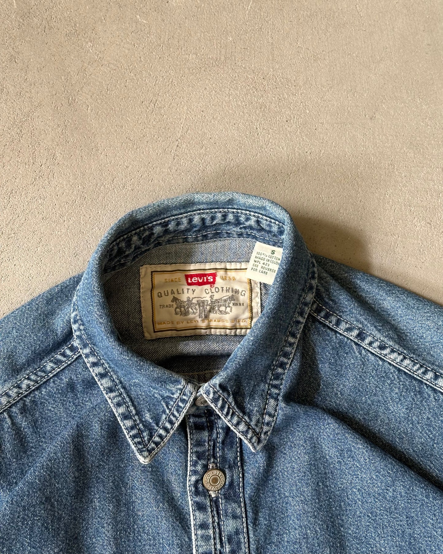 1990s - Blue Levi's Denim Shirt - S