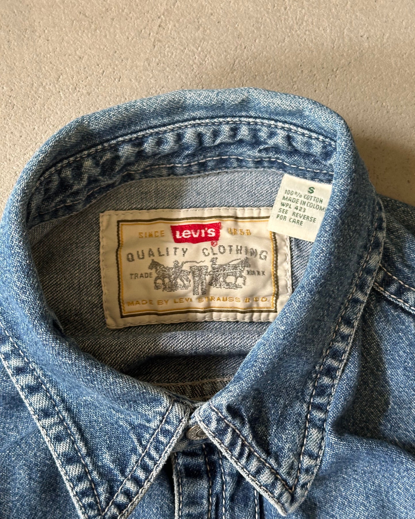 1990s - Blue Levi's Denim Shirt - S