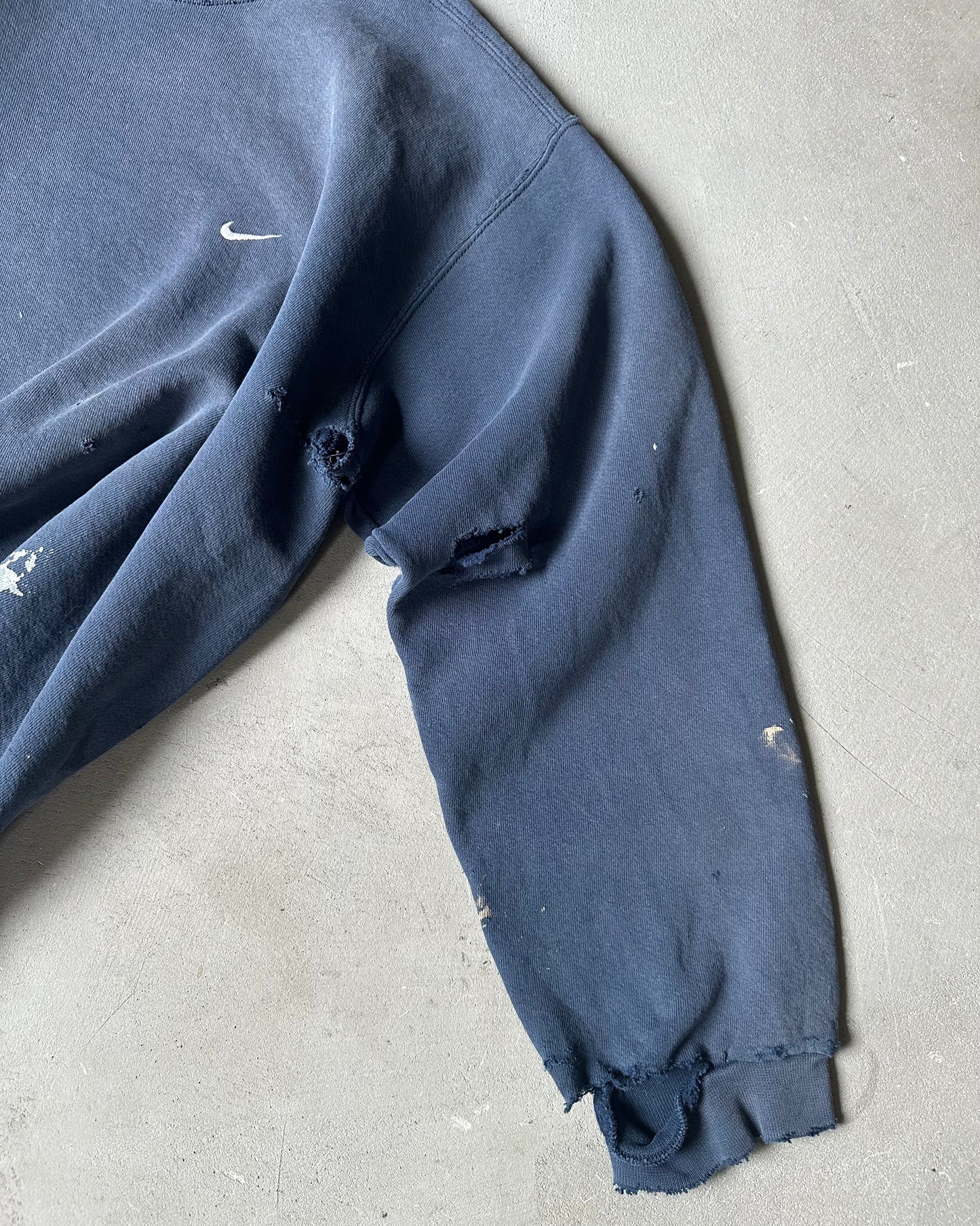 1990s - Distressed Navy Nike Crewneck - M