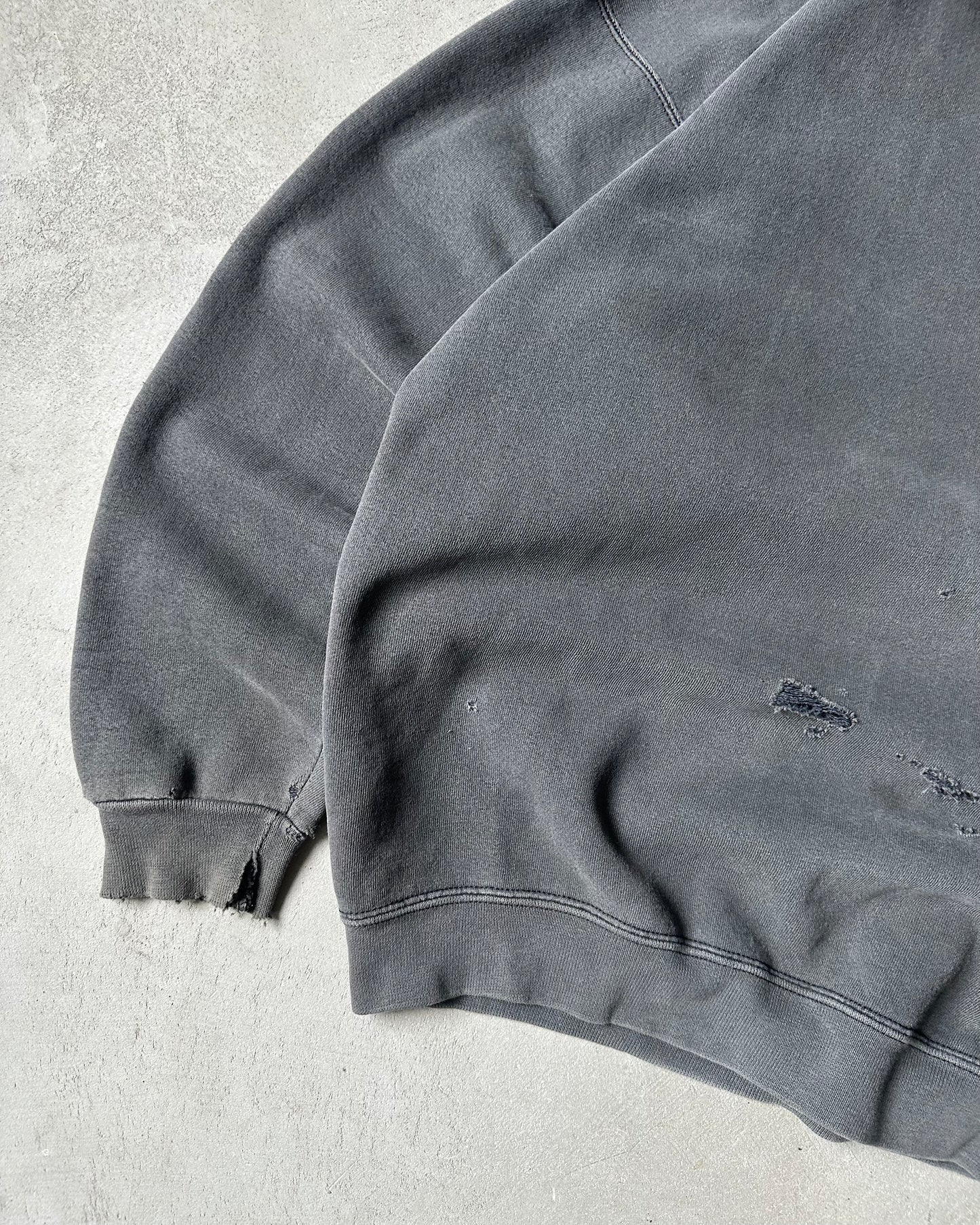 1990s - Distressed Black National Geographic Crewneck - L/XL