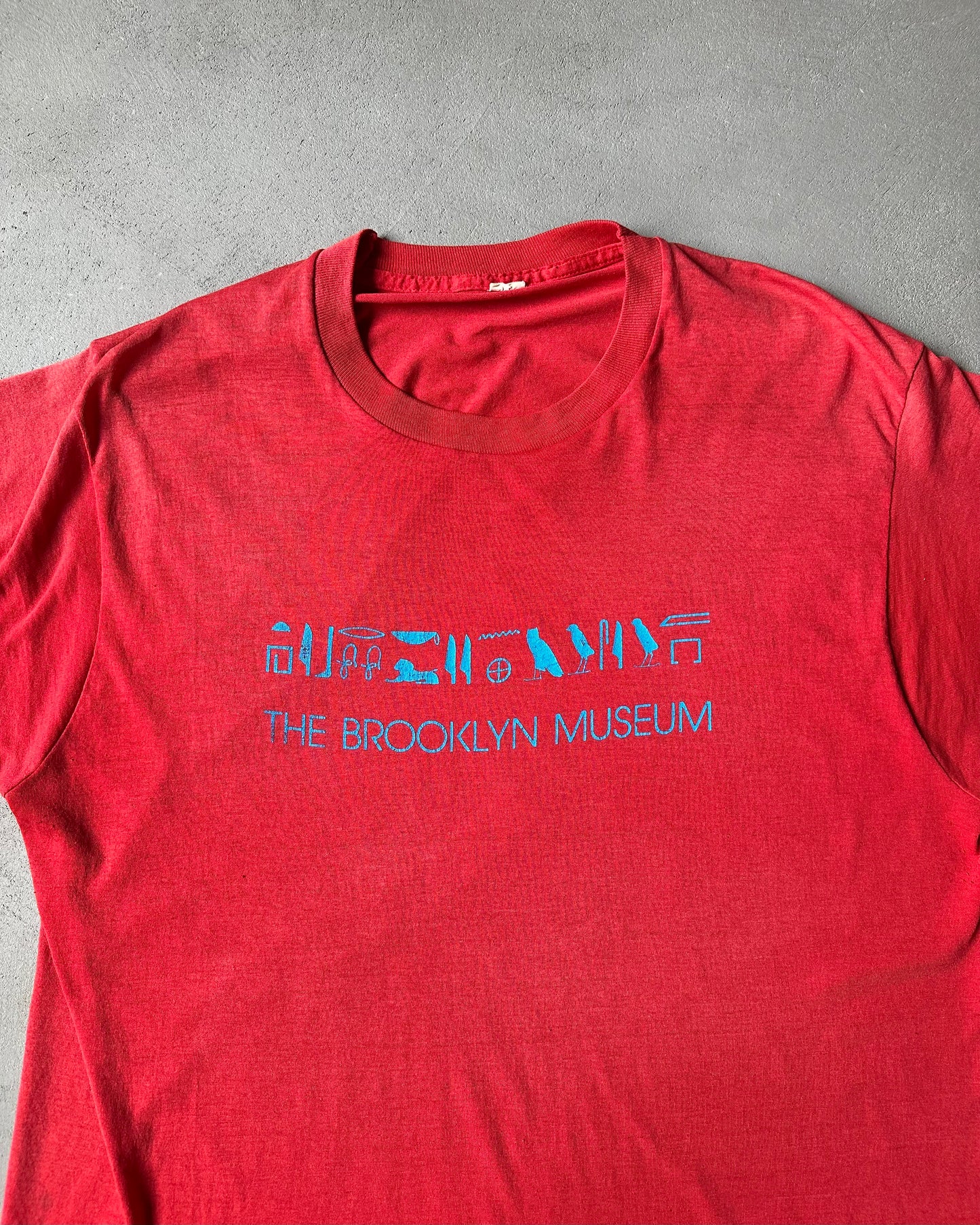 1980s - Red Brooklyn Museum T-Shirt - M/L