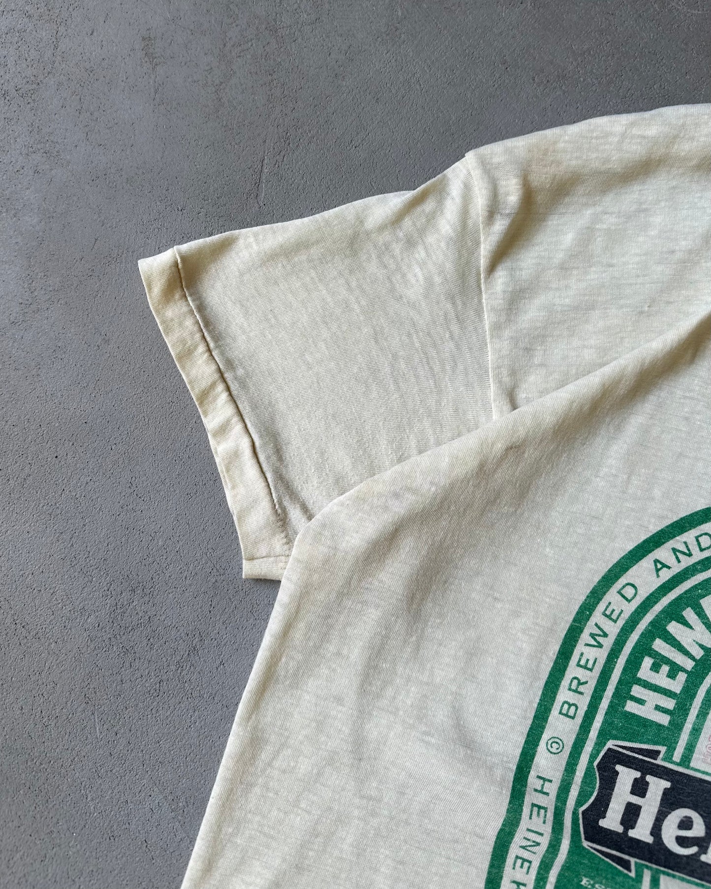 1980s - Distressed Cream Heineken T-Shirt - S/M