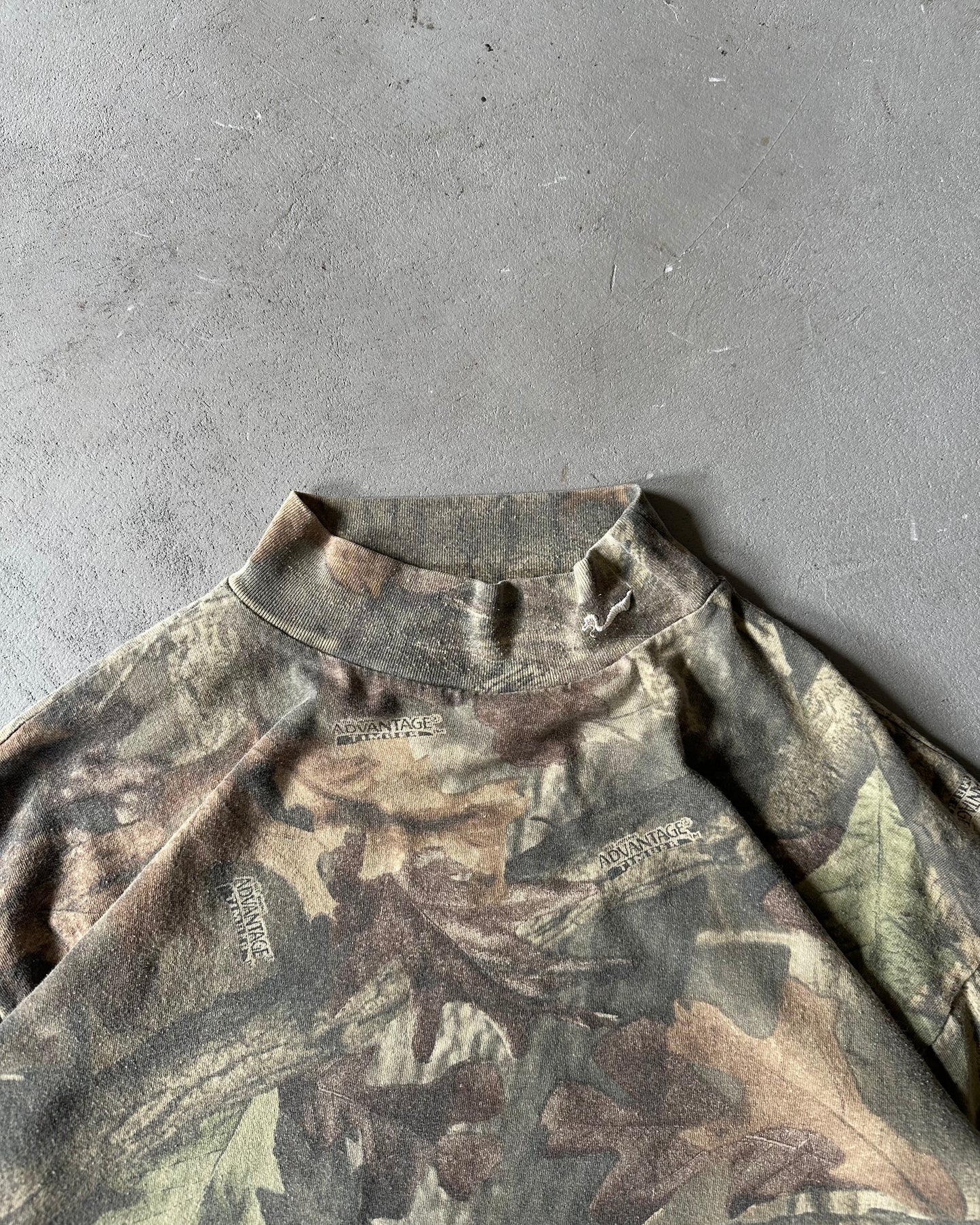 1990s - Camo Mockneck Longsleeve - L