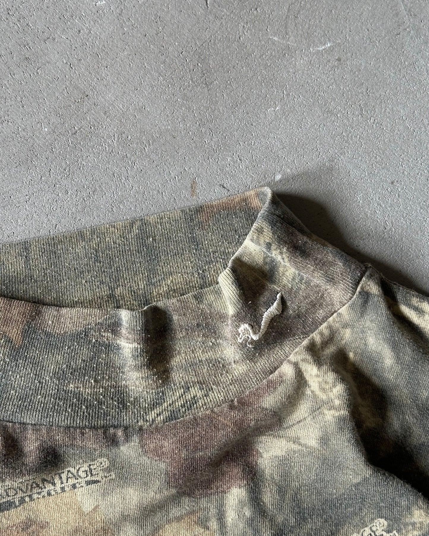1990s - Camo Mockneck Longsleeve - L