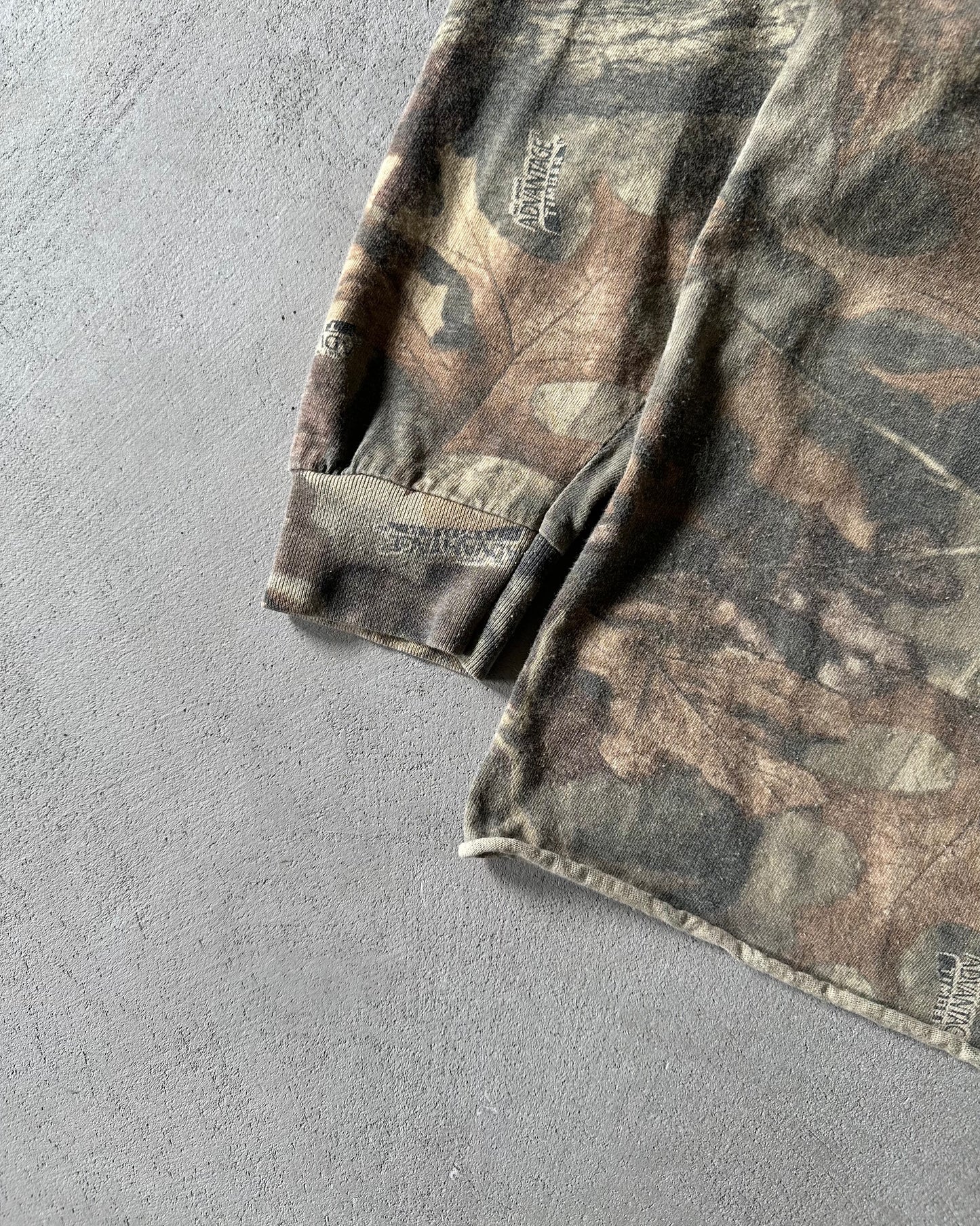 1990s - Camo Mockneck Longsleeve - L