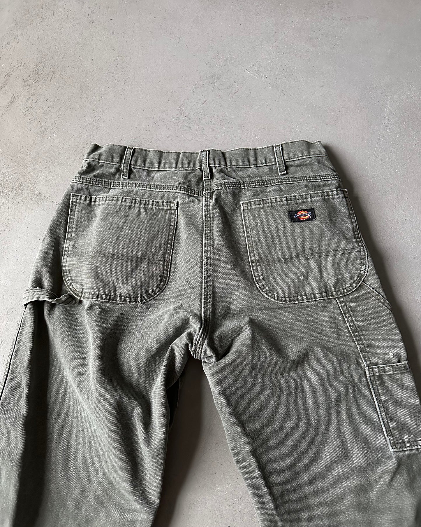 2000s - Distressed Green Carhartt Work Pants - 33x32