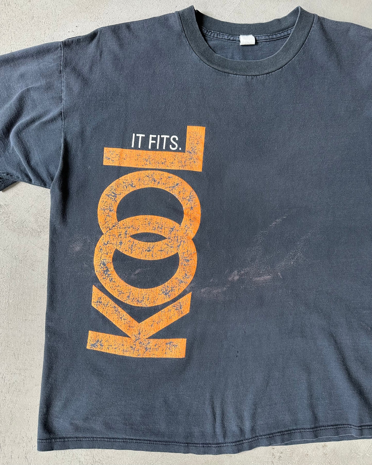 1990s - Faded Black KOOL Cropped T-Shirt - L
