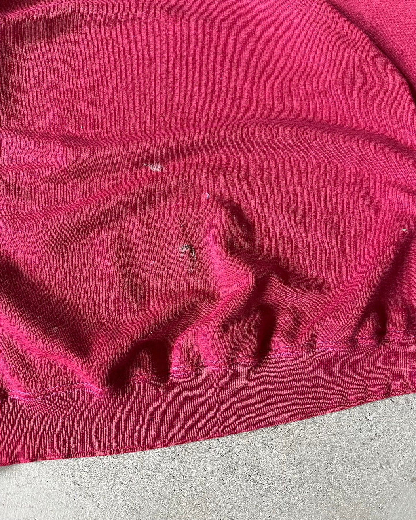 1970s - Raspberry Cut Off Raglan Crewneck - M