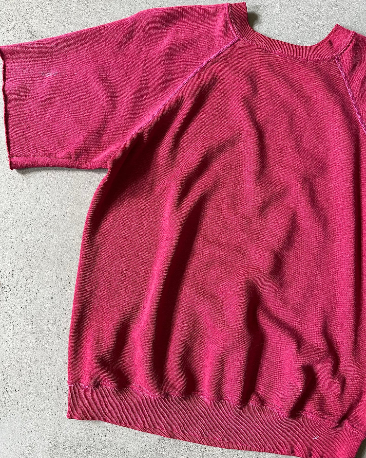 1970s - Raspberry Cut Off Raglan Crewneck - M