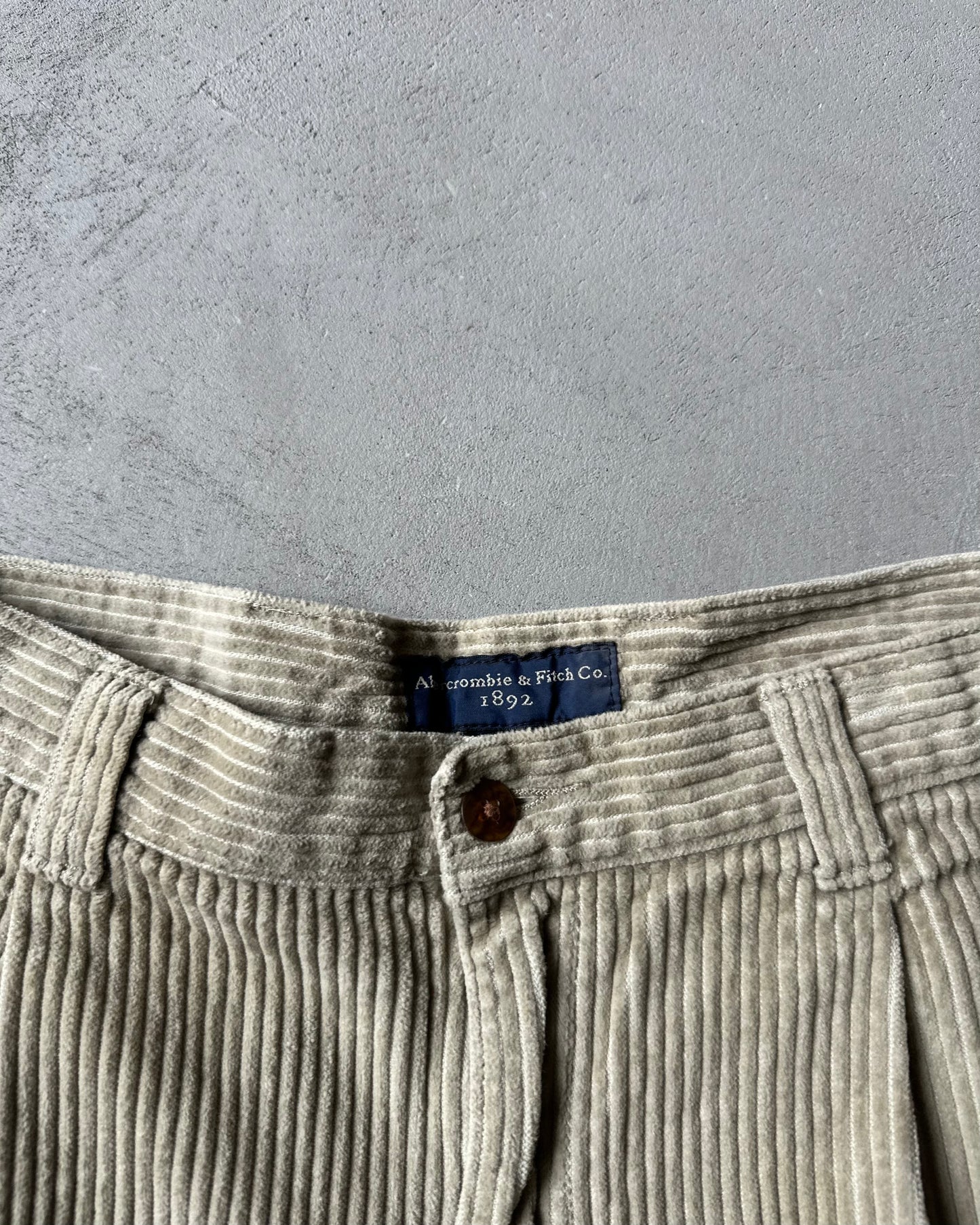2000s - Beige A&F Corduroy Trousers - 33x31