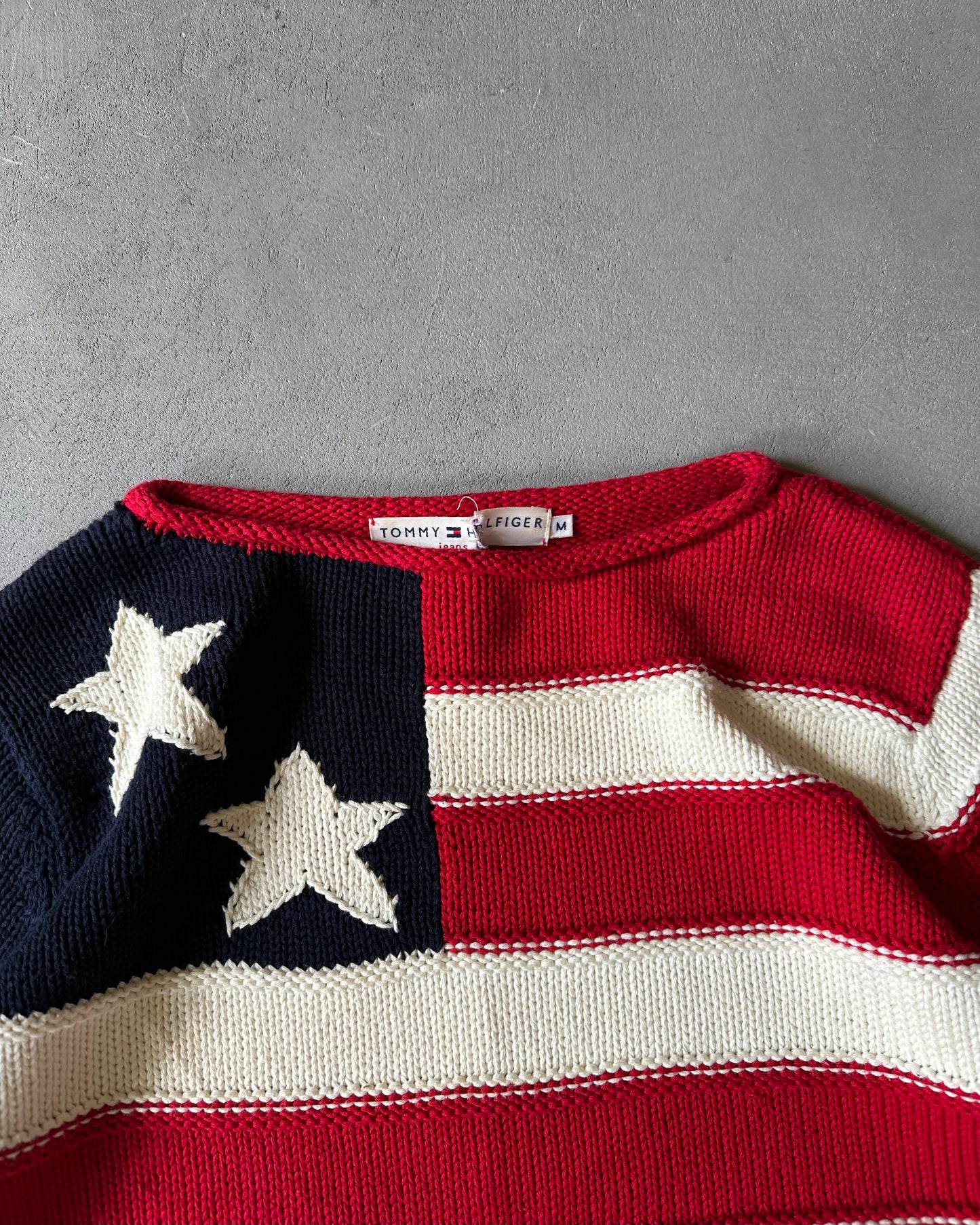 1990s - Red/Cream Tommy Hilfiger USA Flag Sweater - (W)M