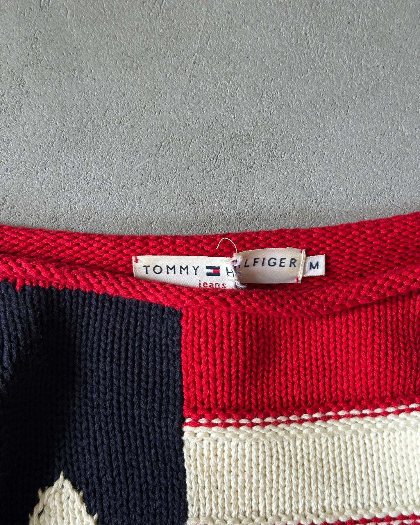 1990s - Red/Cream Tommy Hilfiger USA Flag Sweater - (W)M
