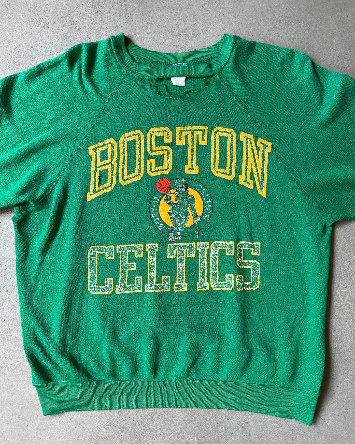 1980s - Distressed Green Celtics Crewneck - M