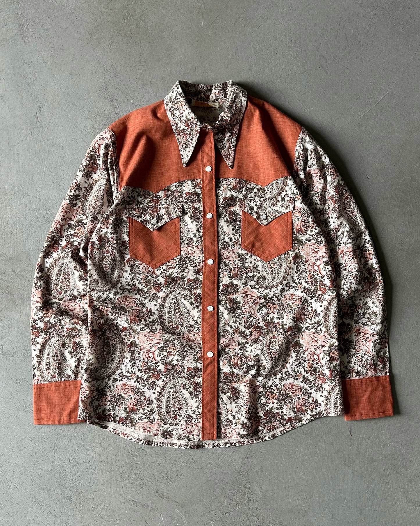 1970s - Coral/Cream Handmade Paisley Pearl Snap Shirt - S/M