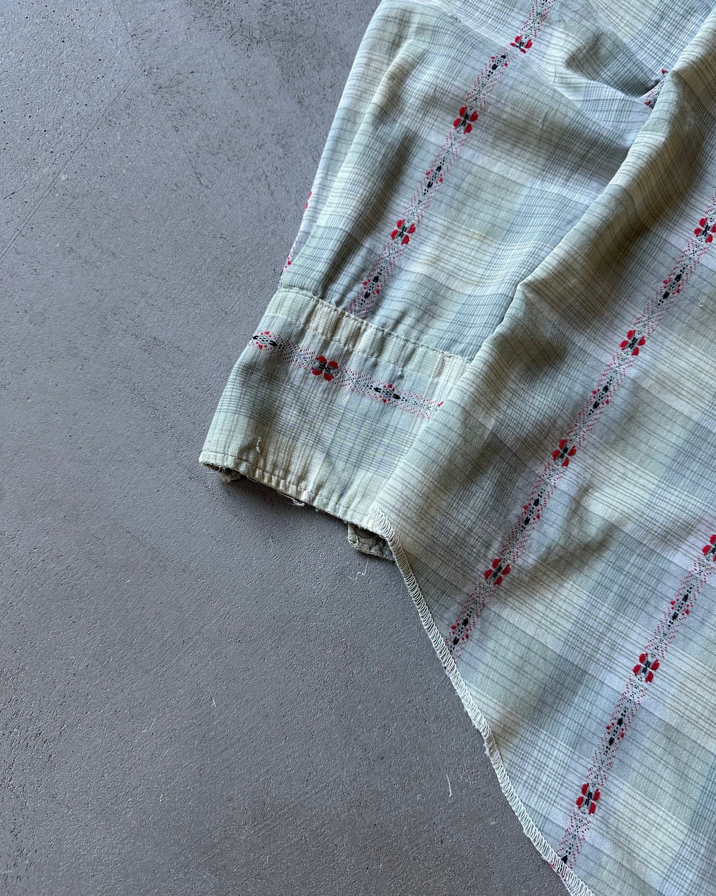 1970s - Distressed Light Grey/Red Rawhide Western Shirt - S