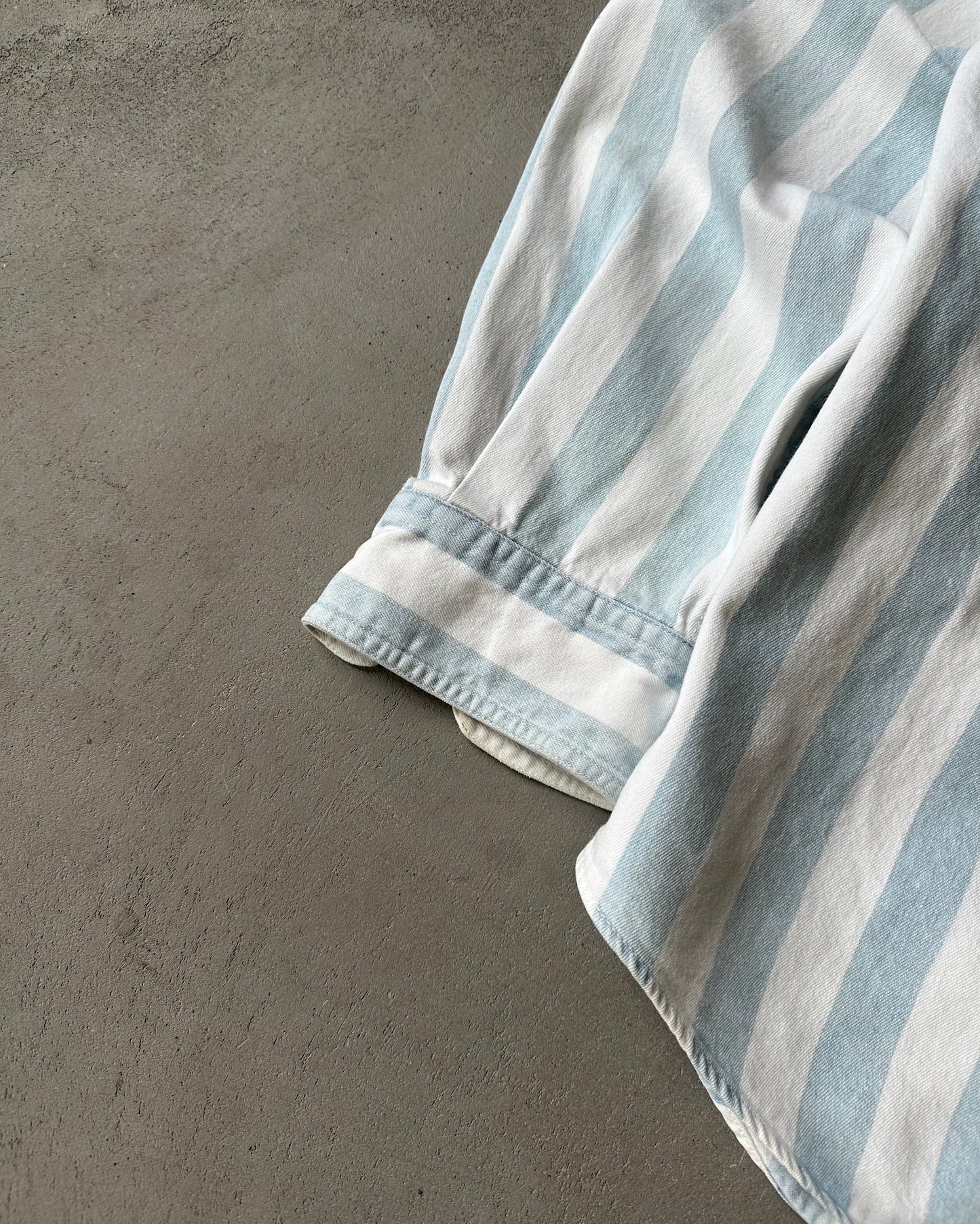 1990s - White/Blue GAP Striped Shirt - L