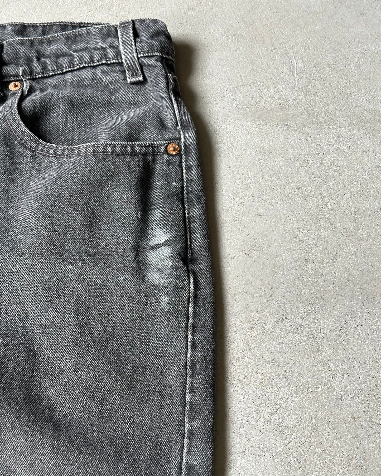 1990s - Distressed 550 Levi's Jeans - 34x32