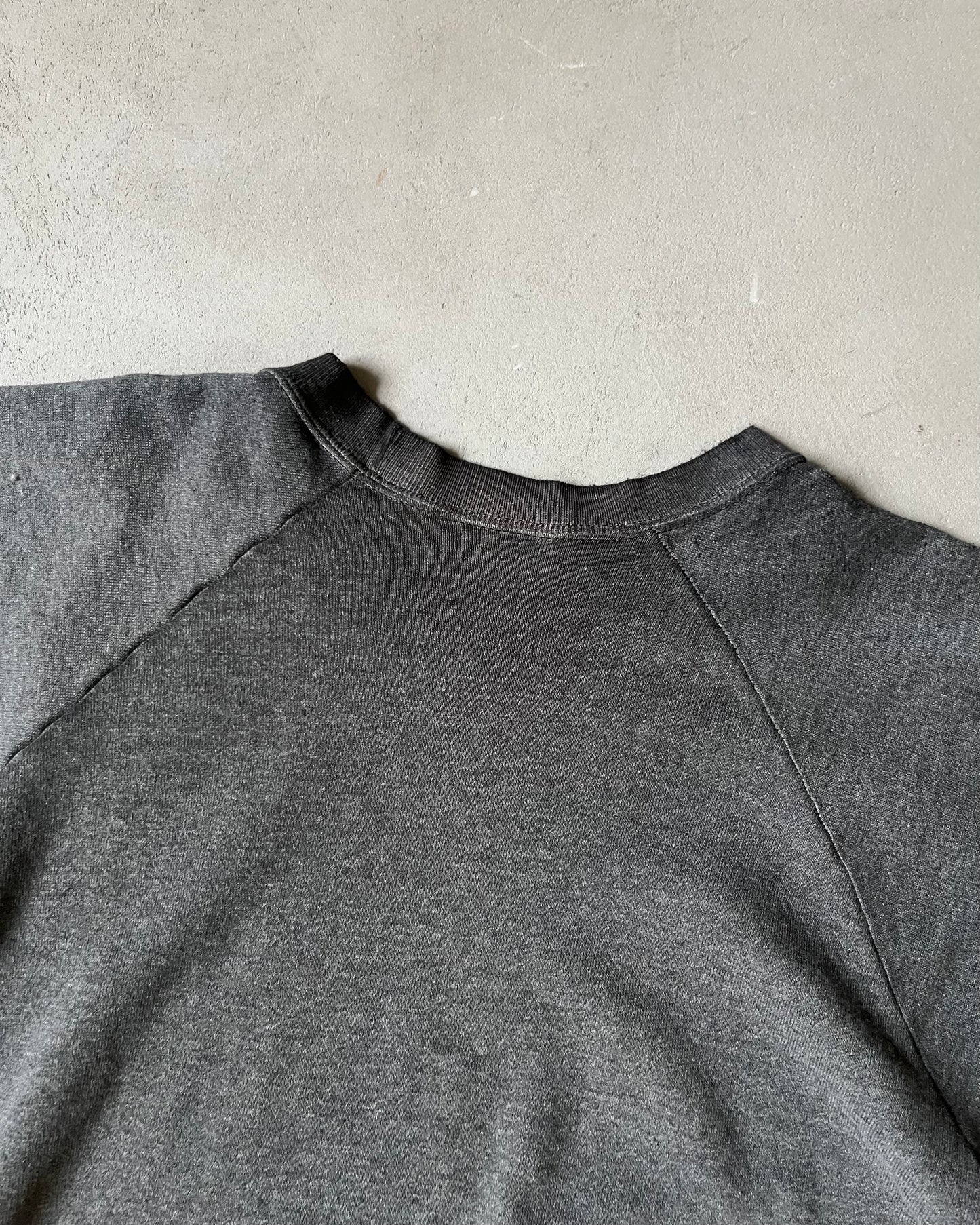 1980s - Distressed Black HD 3D Emblem Crewneck - L