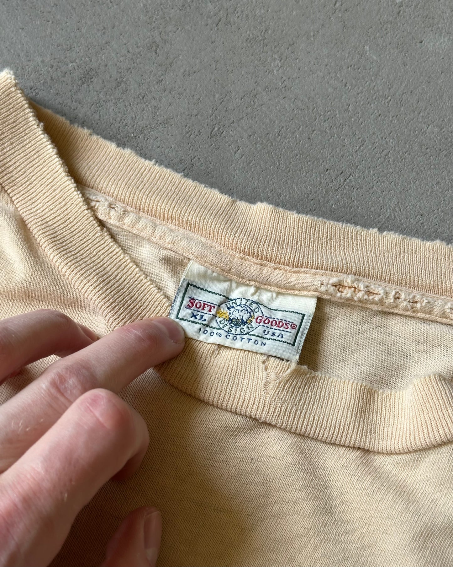 1990s - Distressed Beige Horse T-Shirt - XL