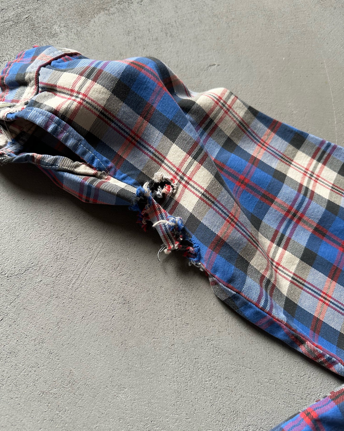 1980s - Distressed Blue/Red Plaid Flannel - M