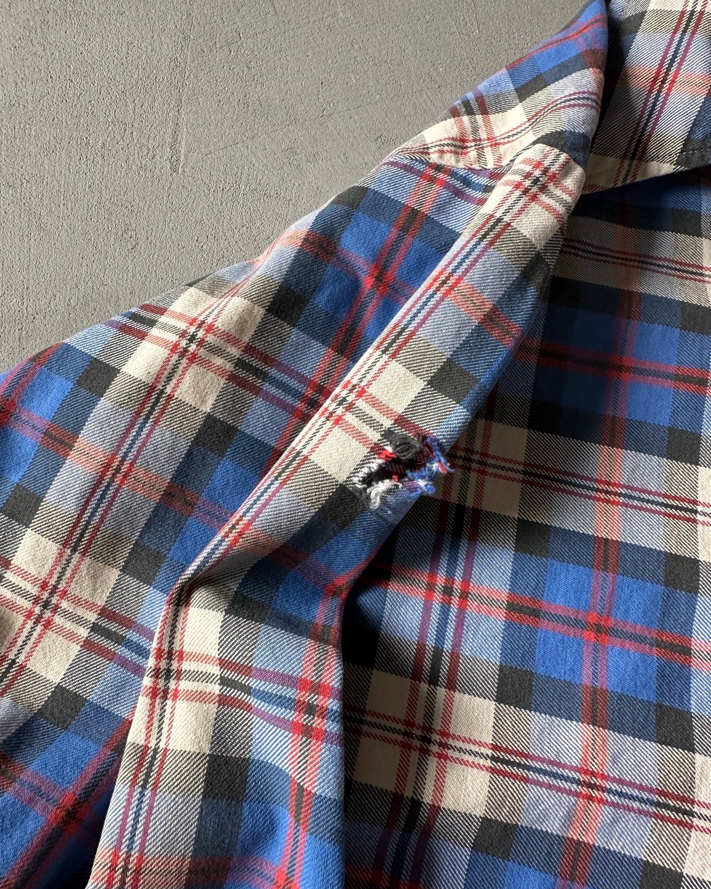 1980s - Distressed Blue/Red Plaid Flannel - M