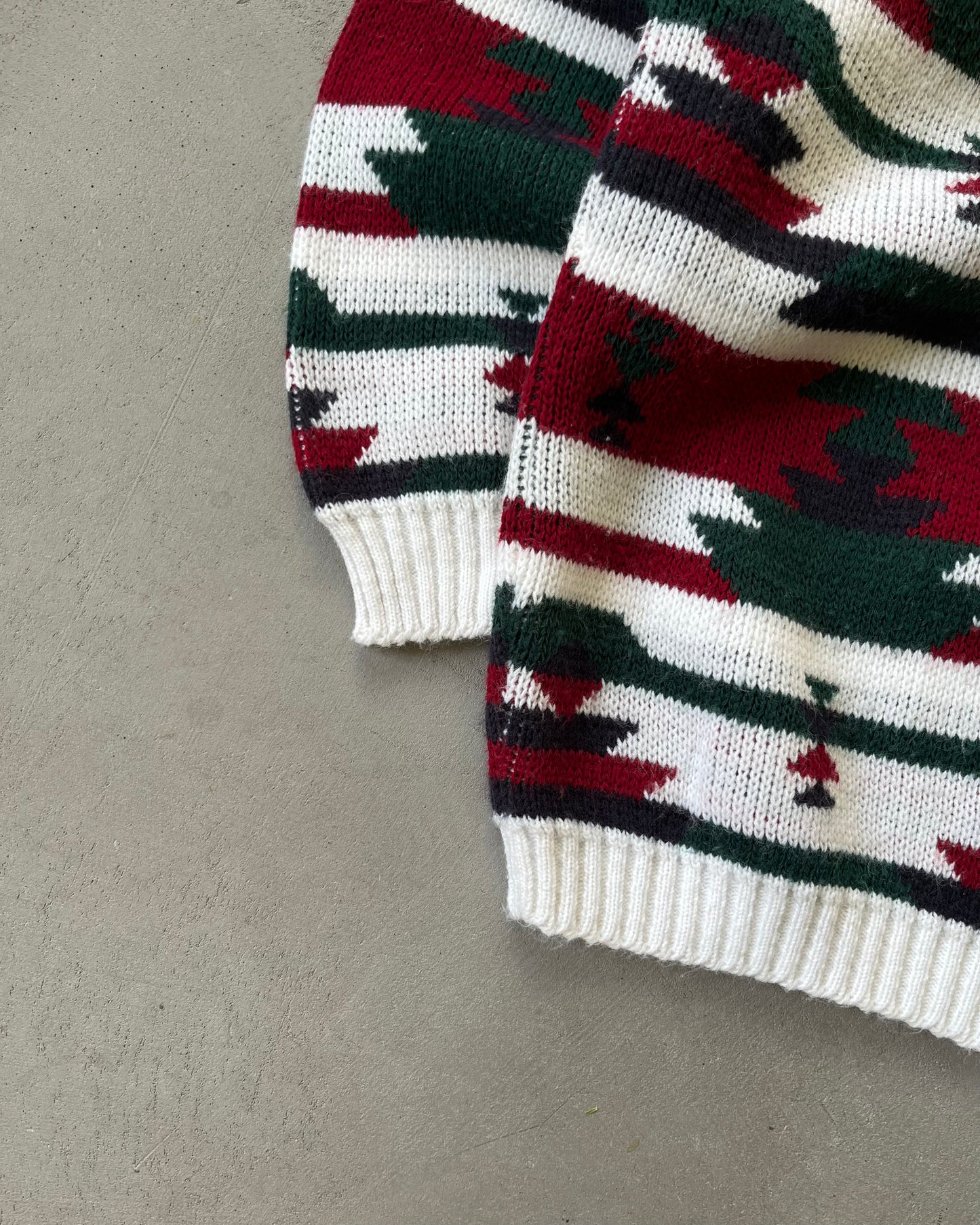 1990s - Red/Green Aztec Women's Sweater - (W)XL