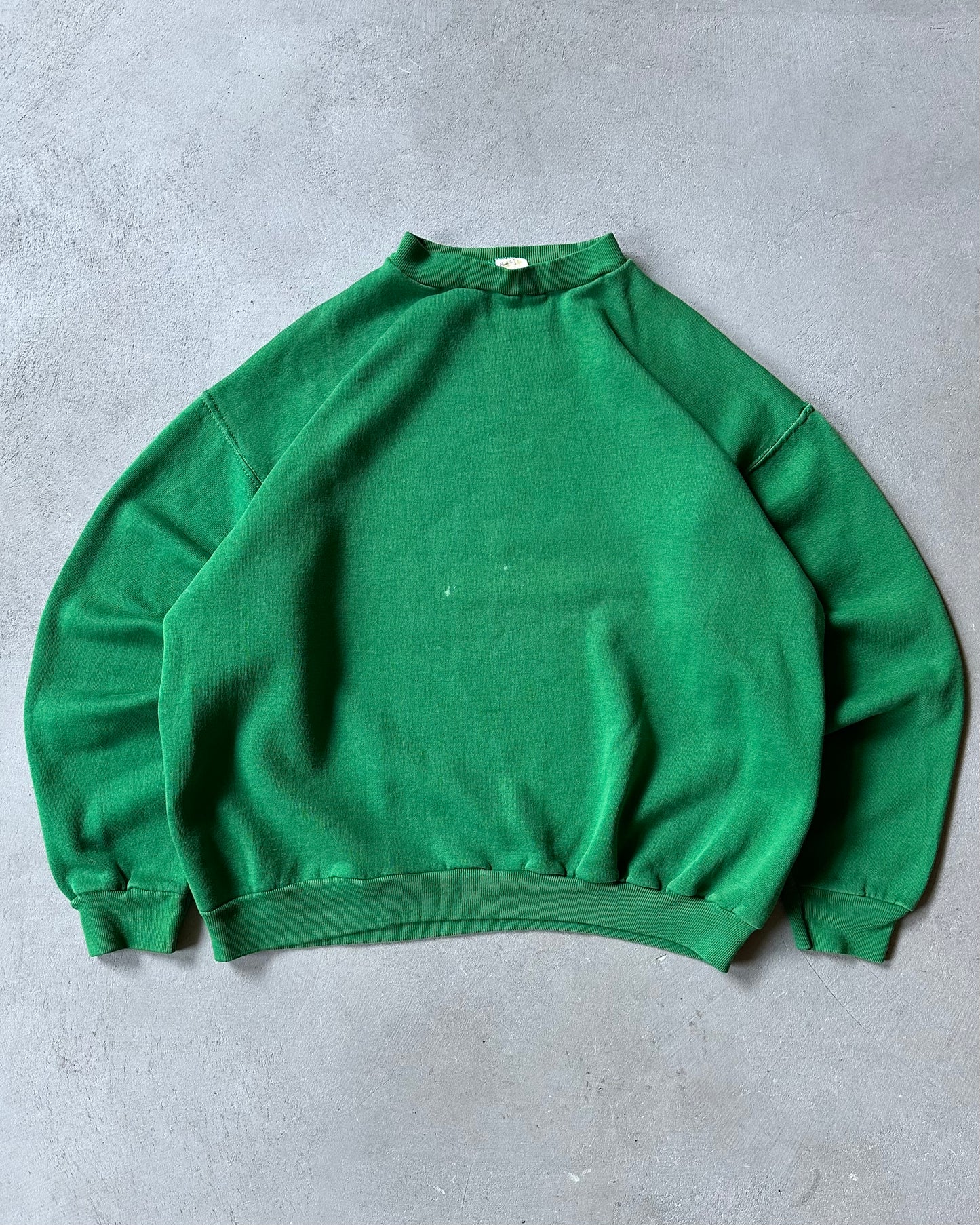 1970s - Distressed Kelly Green Russell Crewneck - M