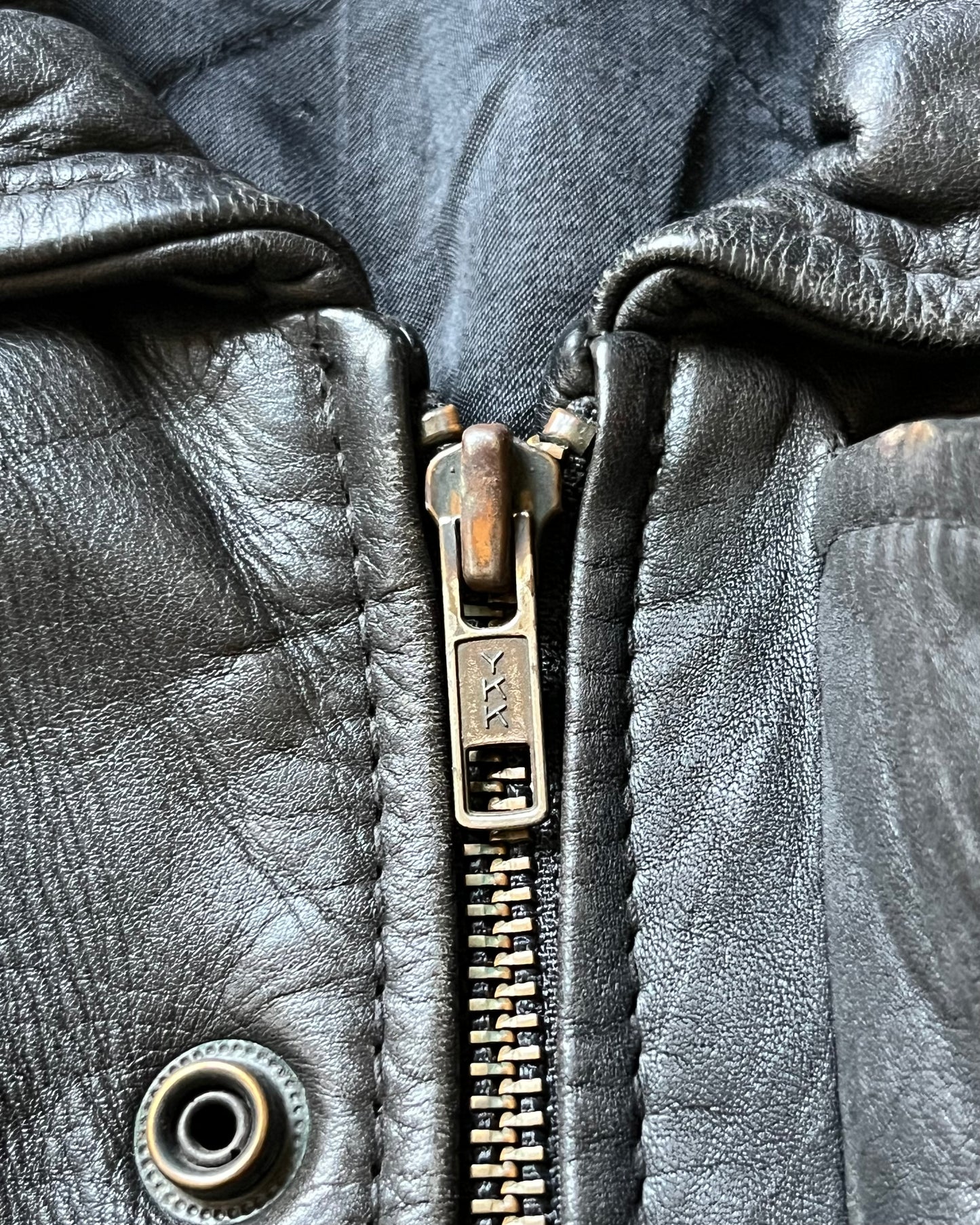 1980s - Black Cropped Leather Bomber Jacket - M/L