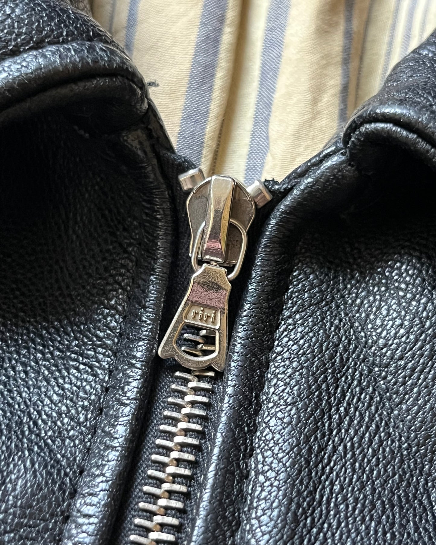 1990s - Black Hugo Boss A-2 Leather Jacket - L