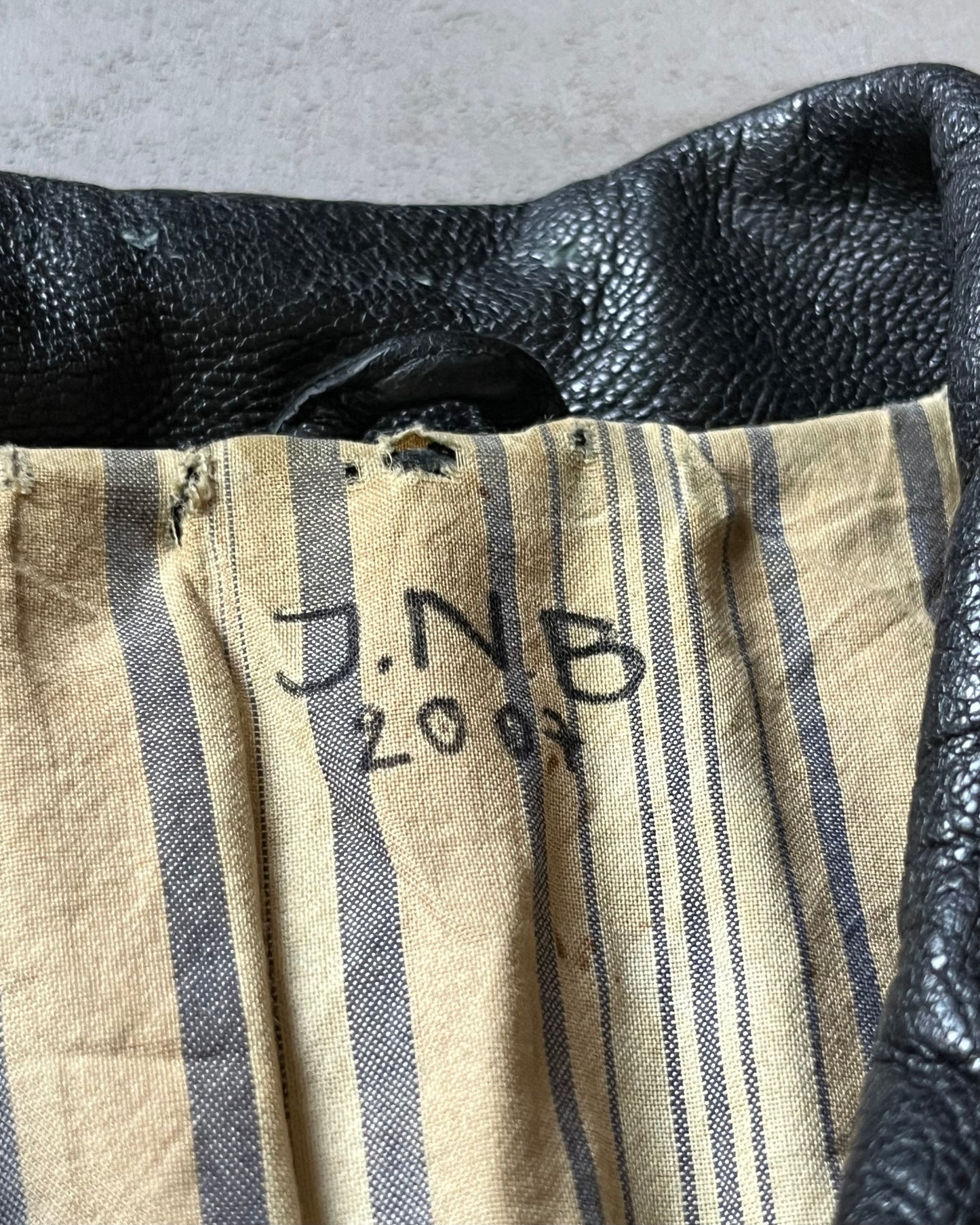 1990s - Black Hugo Boss A-2 Leather Jacket - L