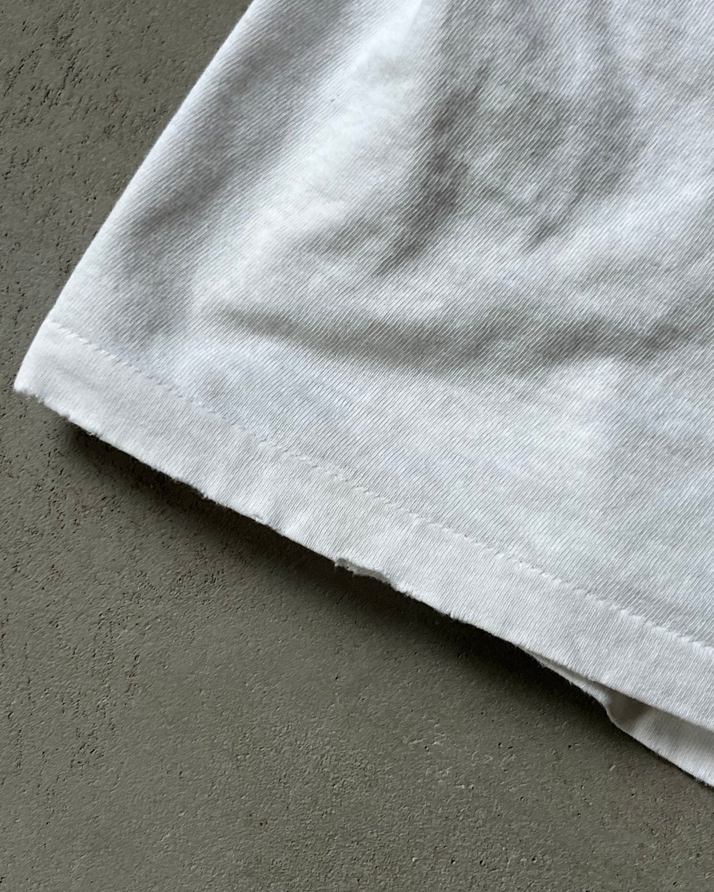 1990s - Distressed White American Eagle T-Shirt - M/L