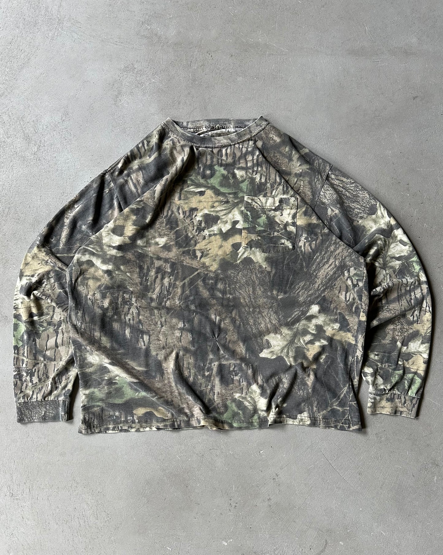 1990s - Distressed Camo Longsleeve - XL