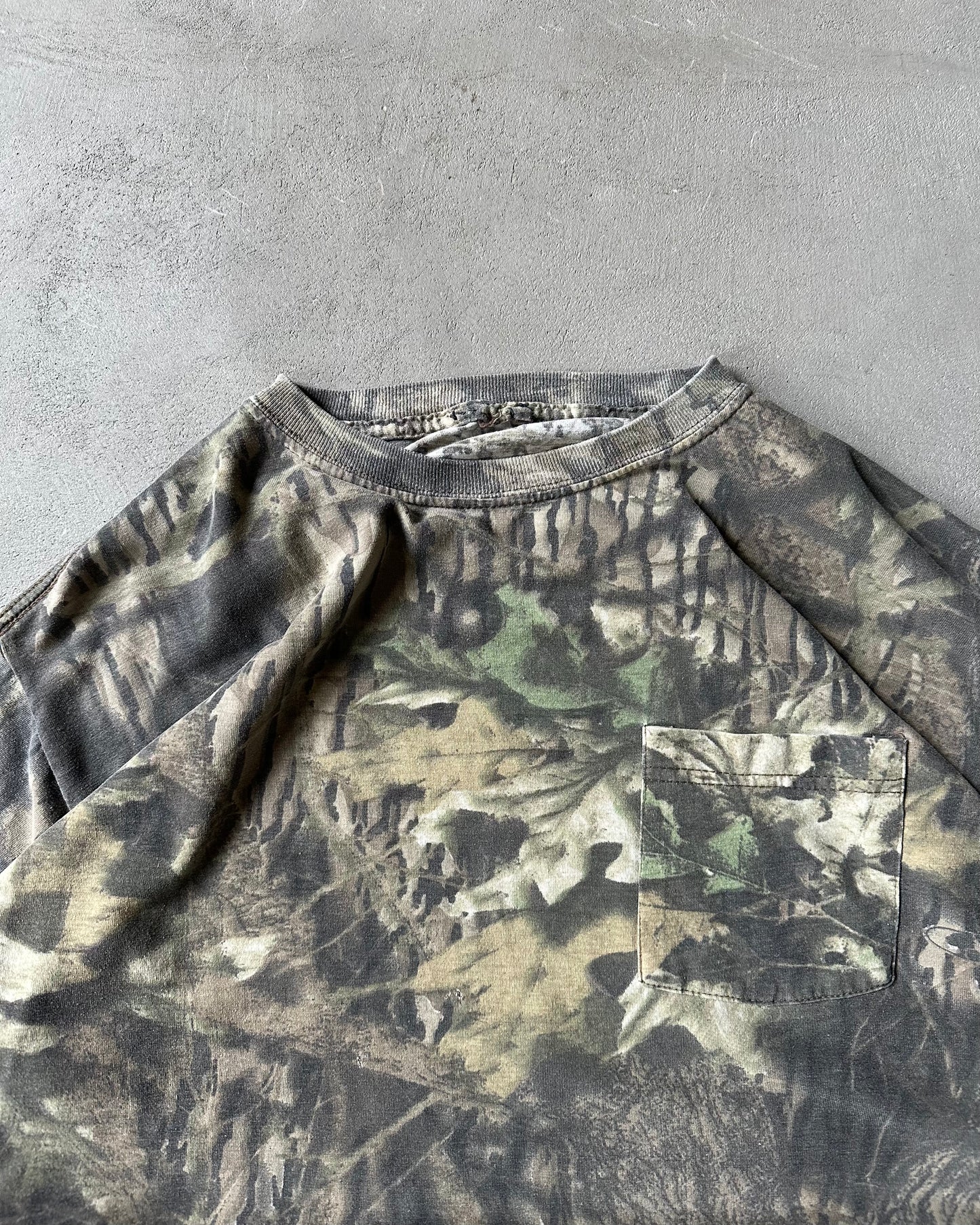 1990s - Distressed Camo Longsleeve - XL