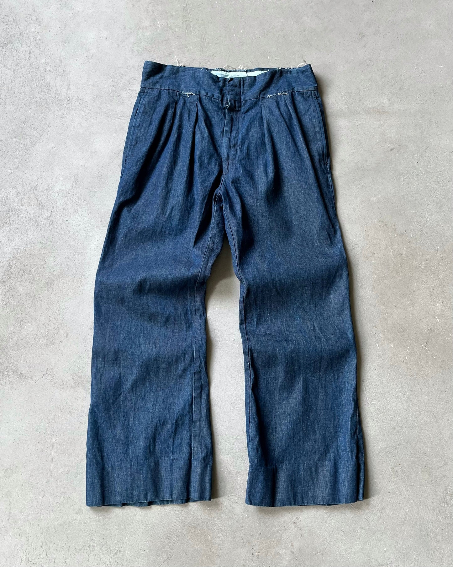 1970s - Distressed Pleated Flare Jeans - 33x28