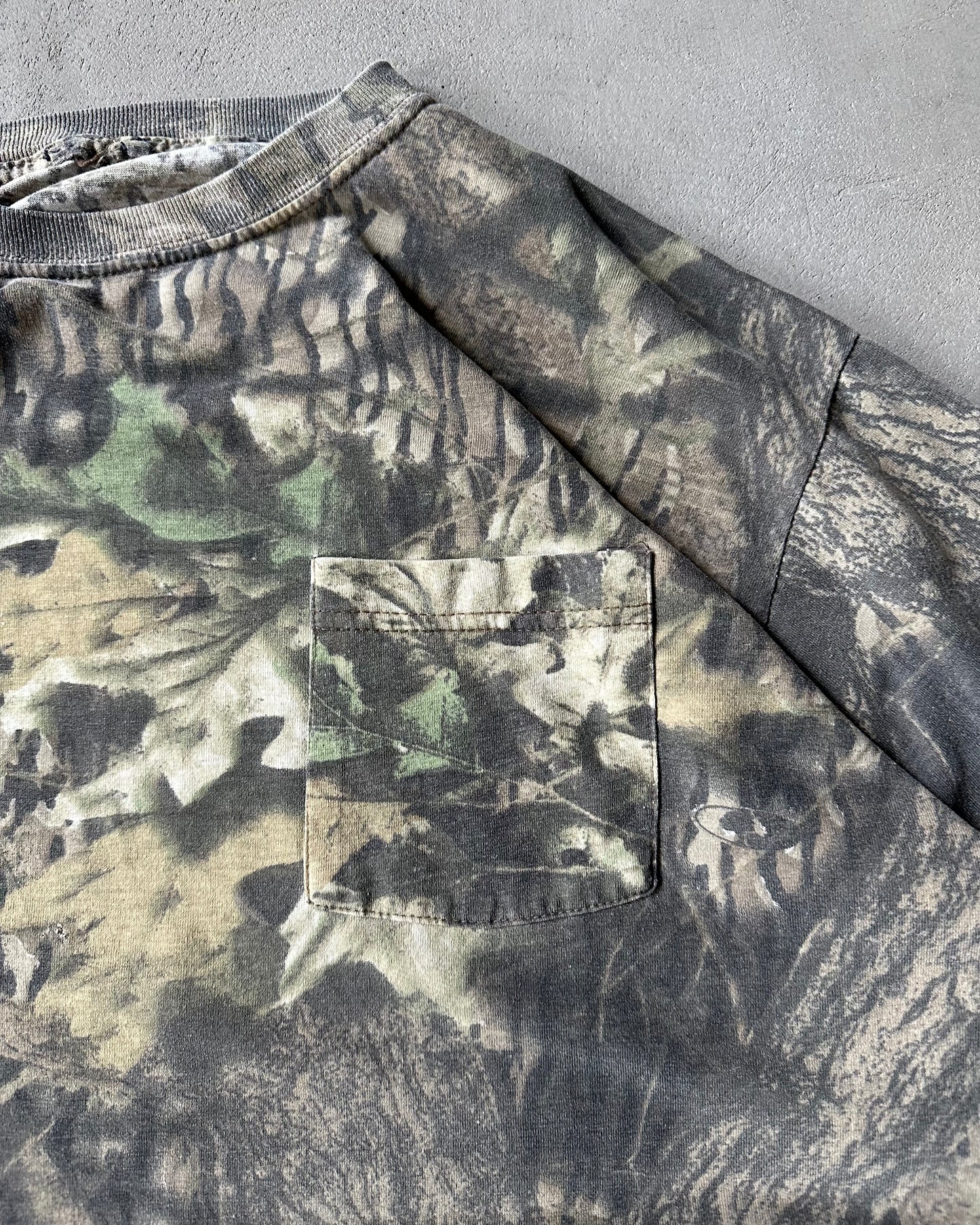 1990s - Distressed Camo Longsleeve - XL