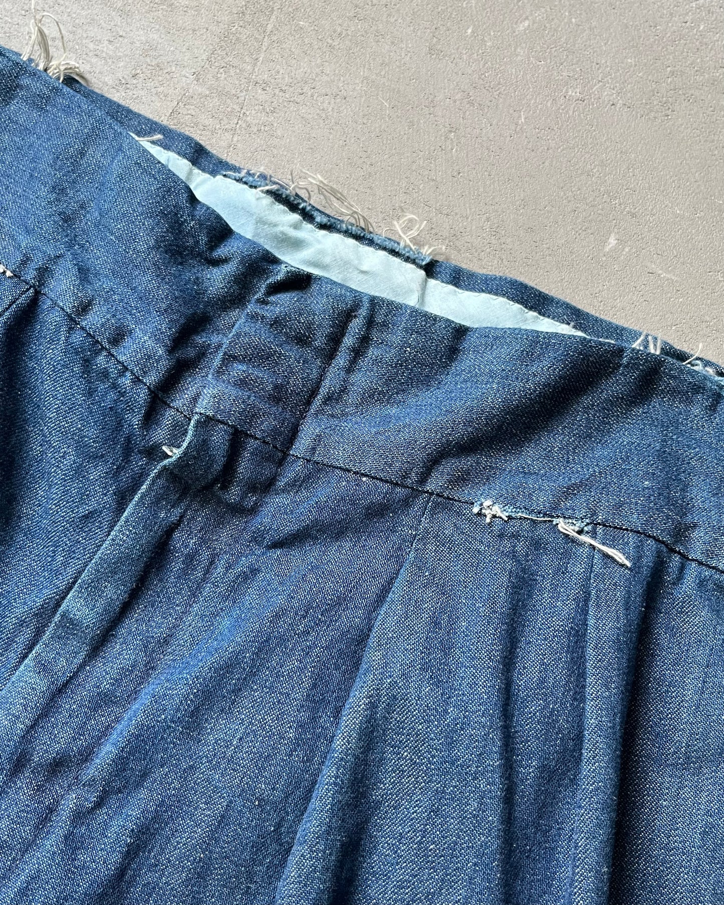 1970s - Distressed Pleated Flare Jeans - 33x28