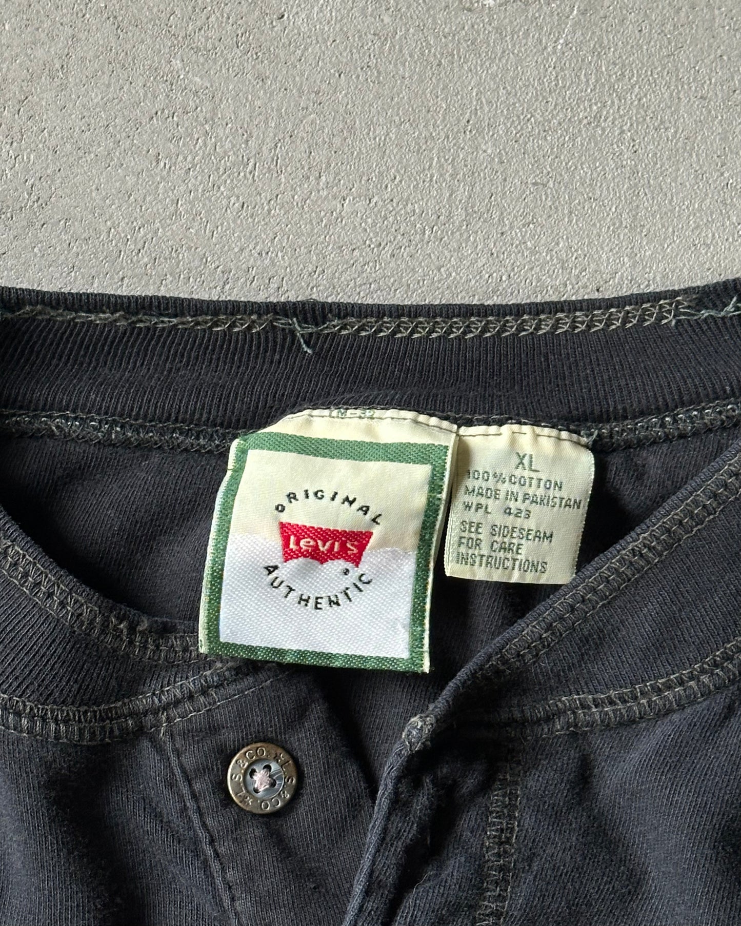 1990s - Black Levi's Henley Longsleeve - XL