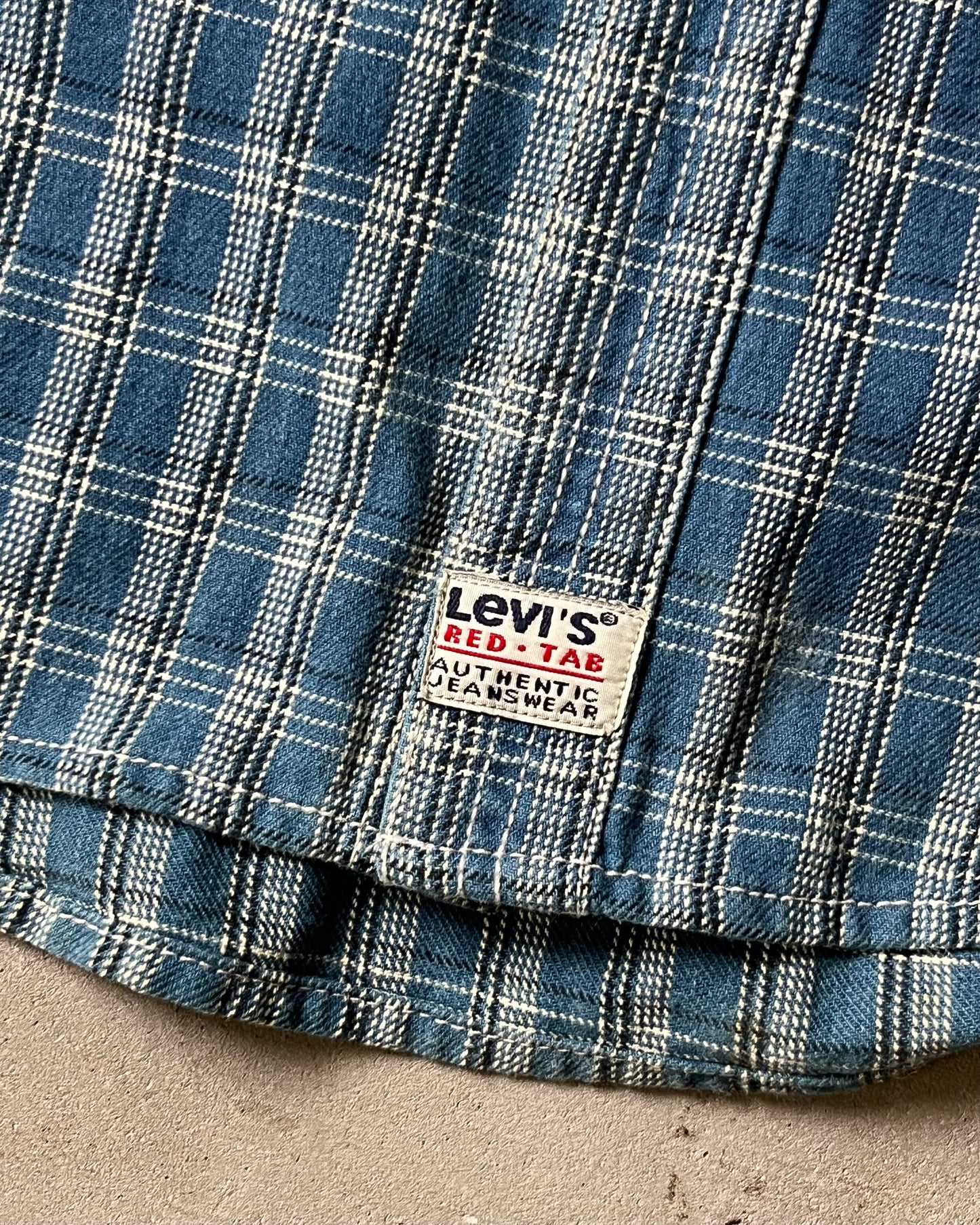 2000s - Blue/White Levi's Plaid Flannel - M