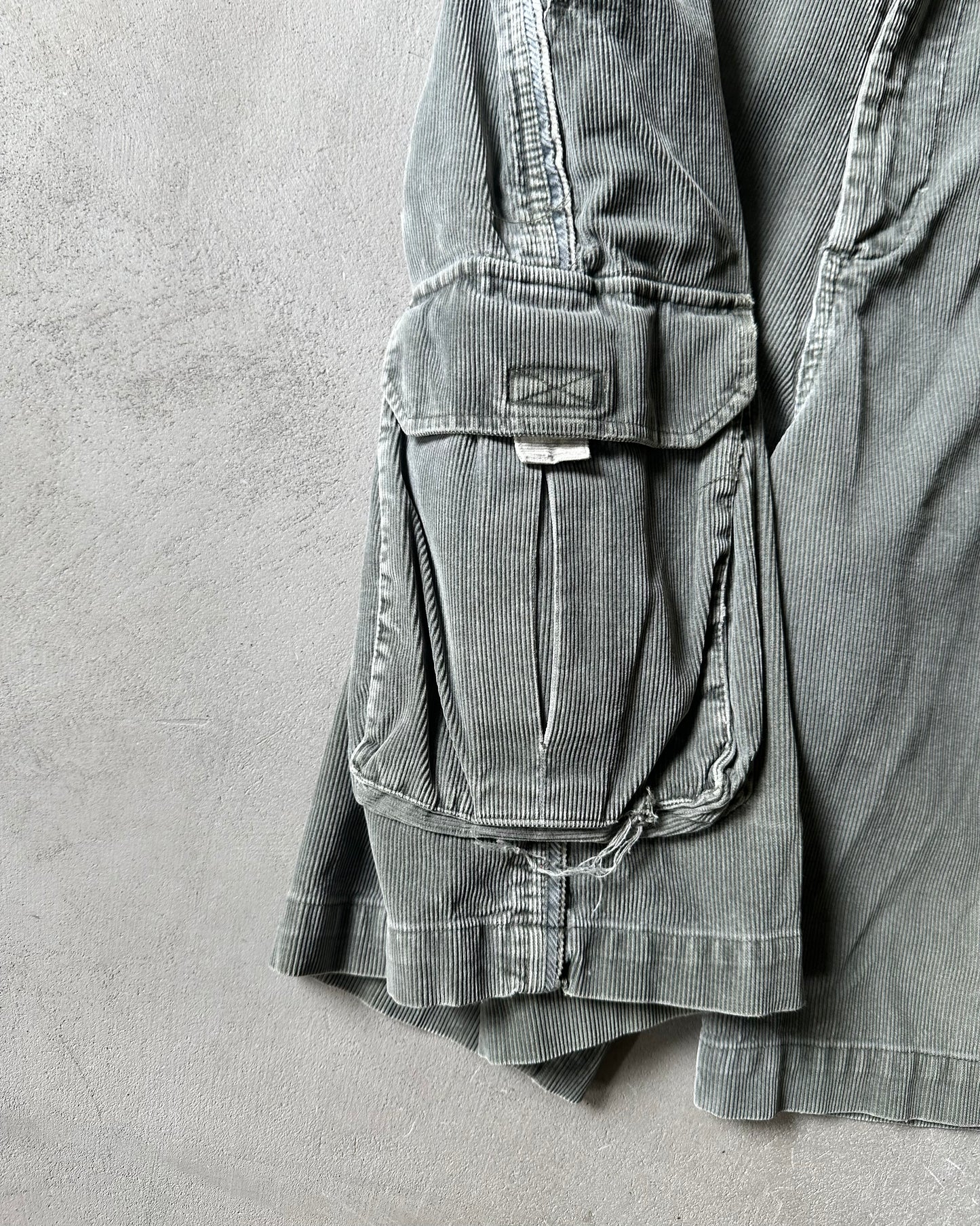 1990s - Green GAP Corduroy Cargo Shorts - 36