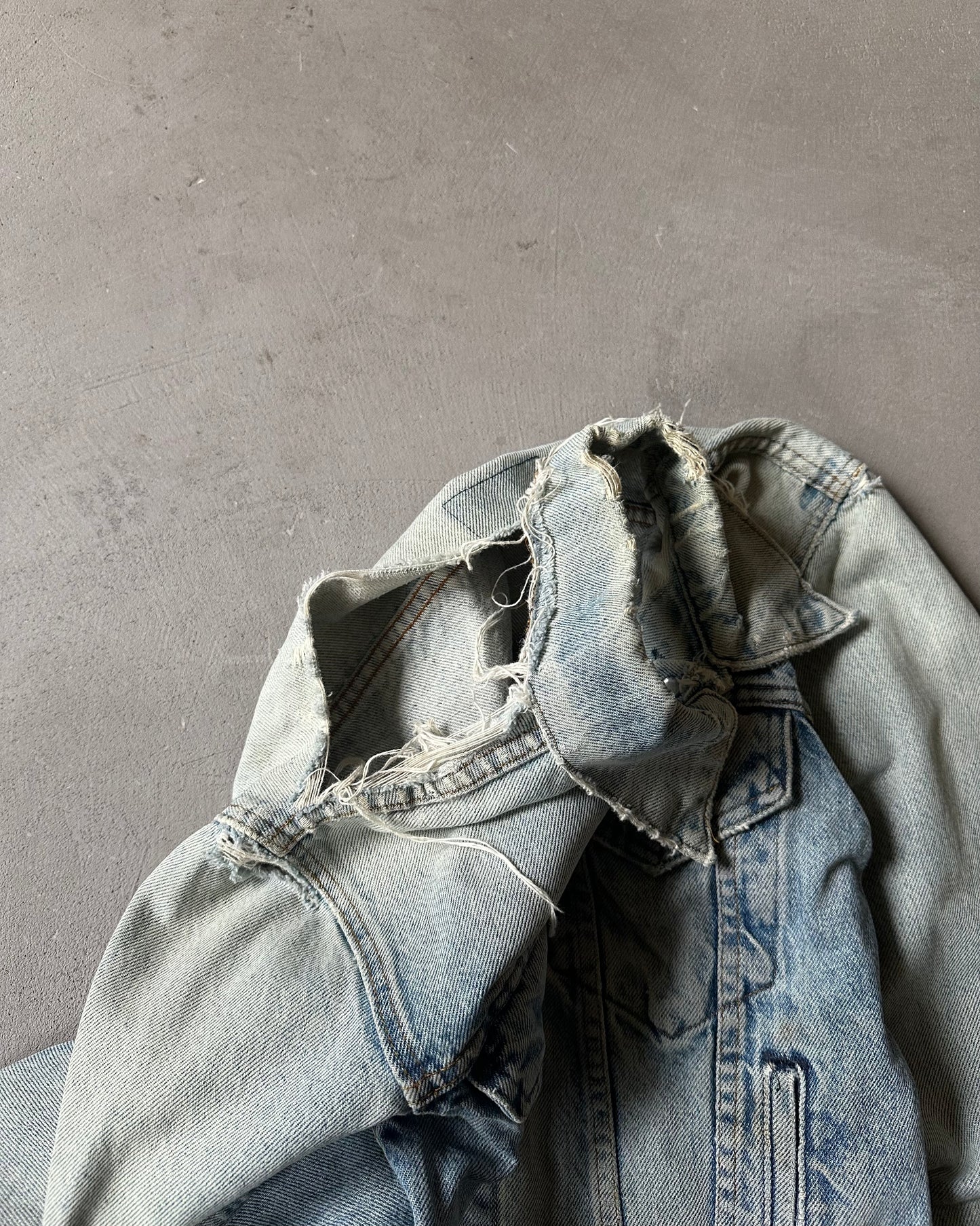 1980s - Trashed Levi's Type III Jeans - XS/S
