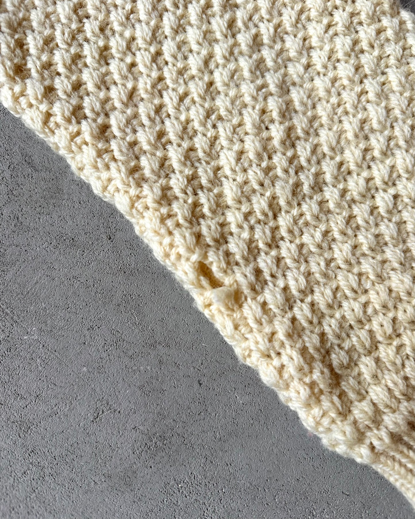 1980s - Distressed Cream Murray Brothers Wool Fisherman Sweater - M