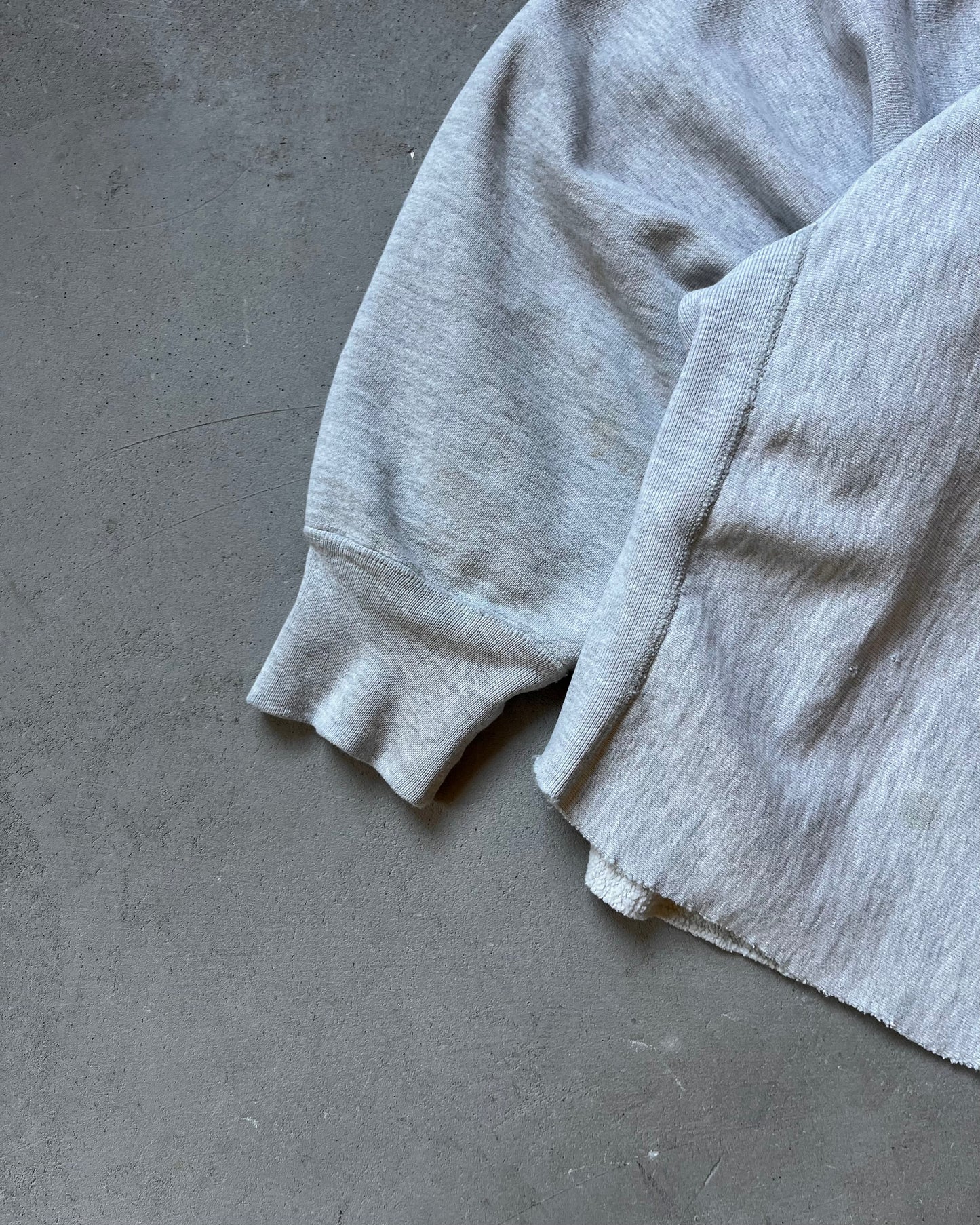 Années 80 - Sweat-shirt ras du cou d'entraînement Champion Boston gris vieilli - M