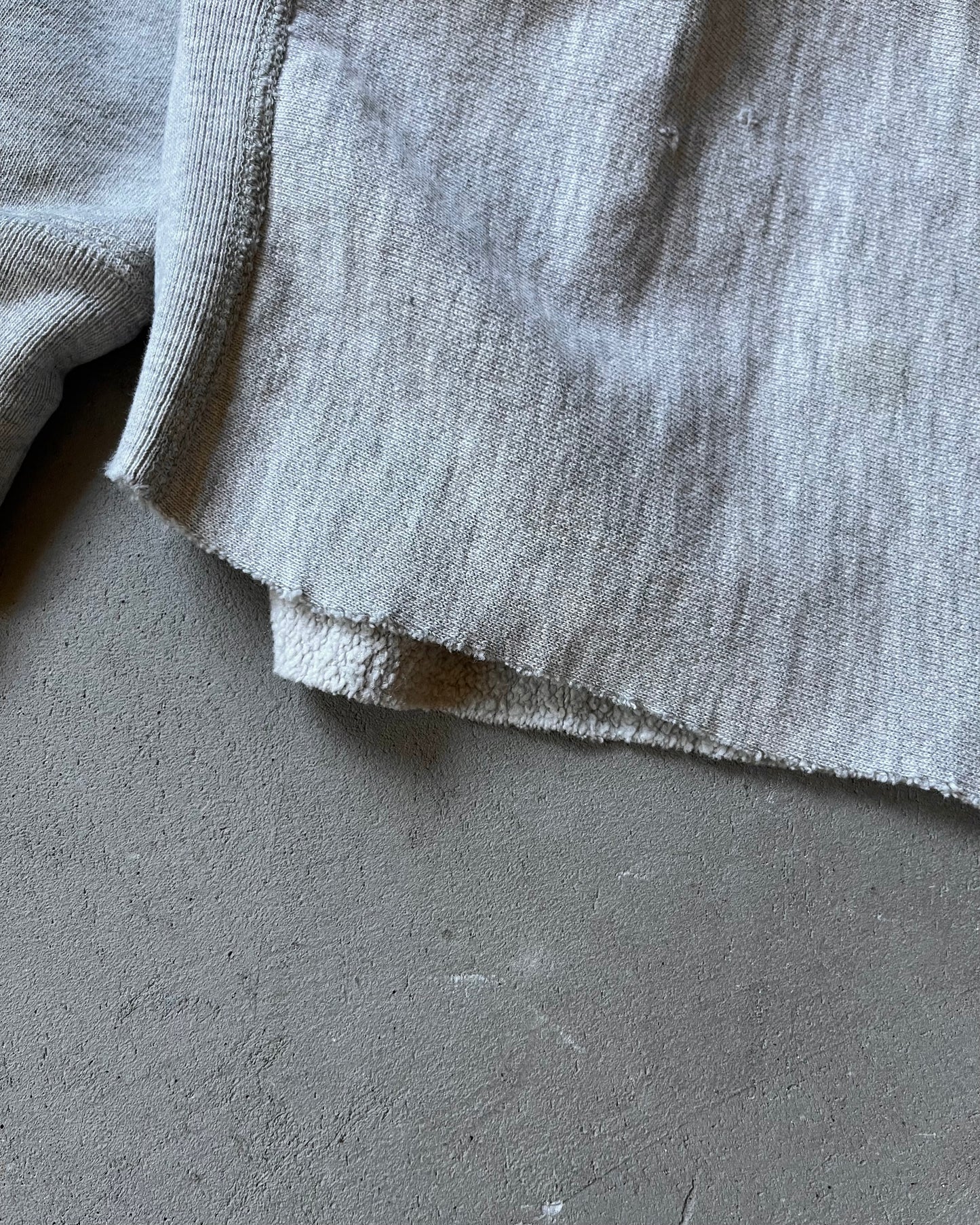 Années 80 - Sweat-shirt ras du cou d'entraînement Champion Boston gris vieilli - M