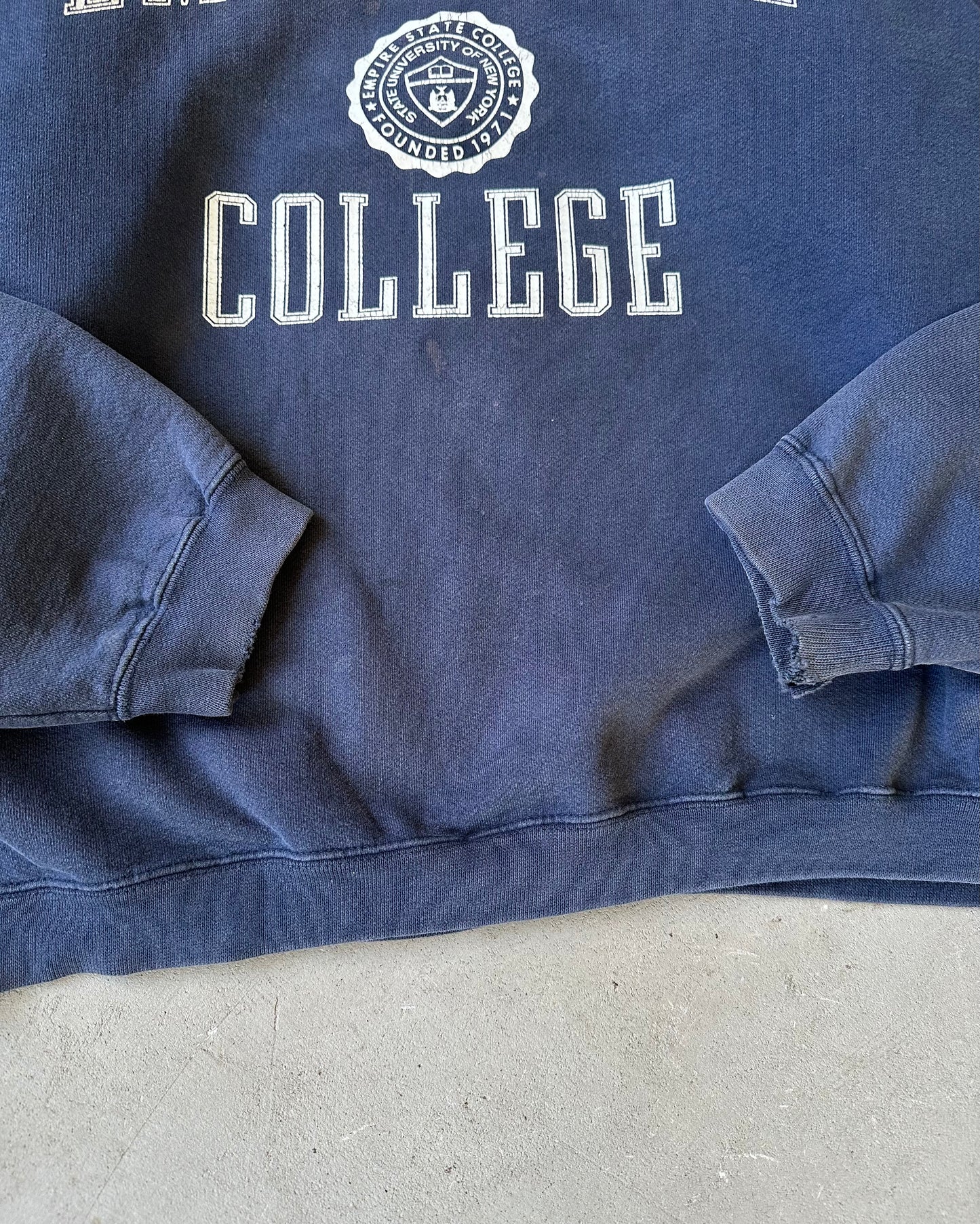 1990s - Distressed Navy Empire State College Crewneck - L