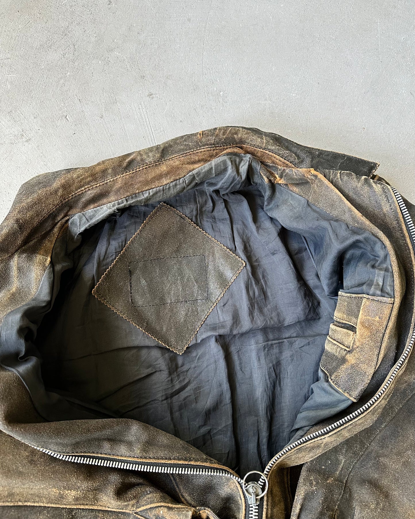 1980 - Distressed Brown Biker Leather Jacket - L/XL