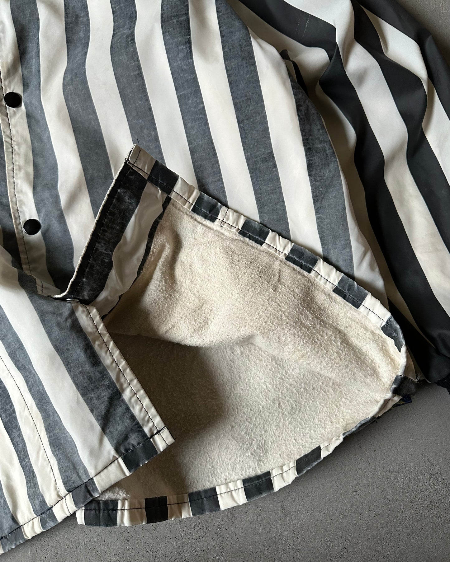 1970s - Distressed Black/White Starter Striped Windbreaker - L